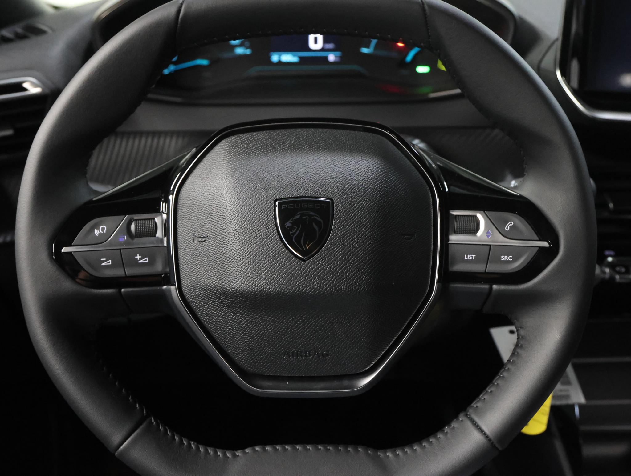 Foto van Peugeot E-2008