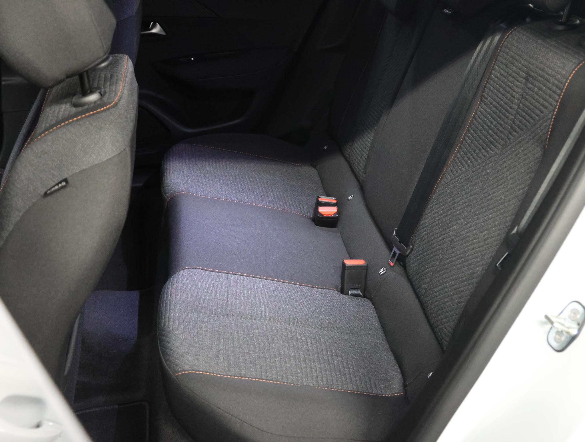 Foto van Peugeot E-2008