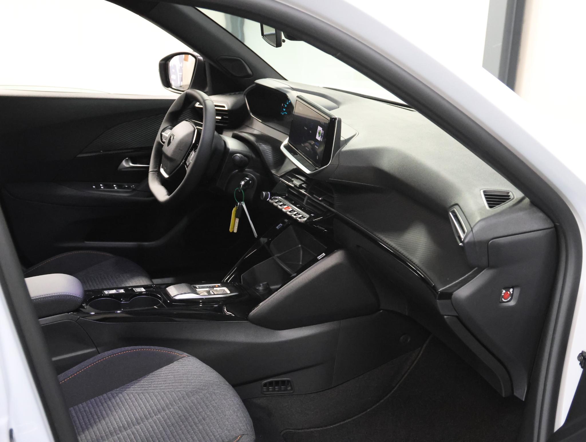 Foto van Peugeot E-2008