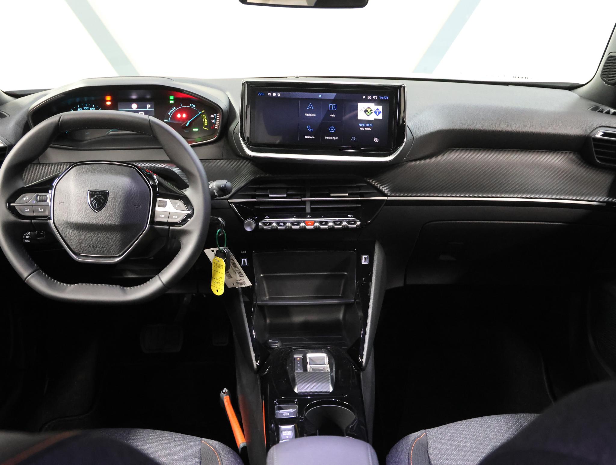 Foto van Peugeot E-2008