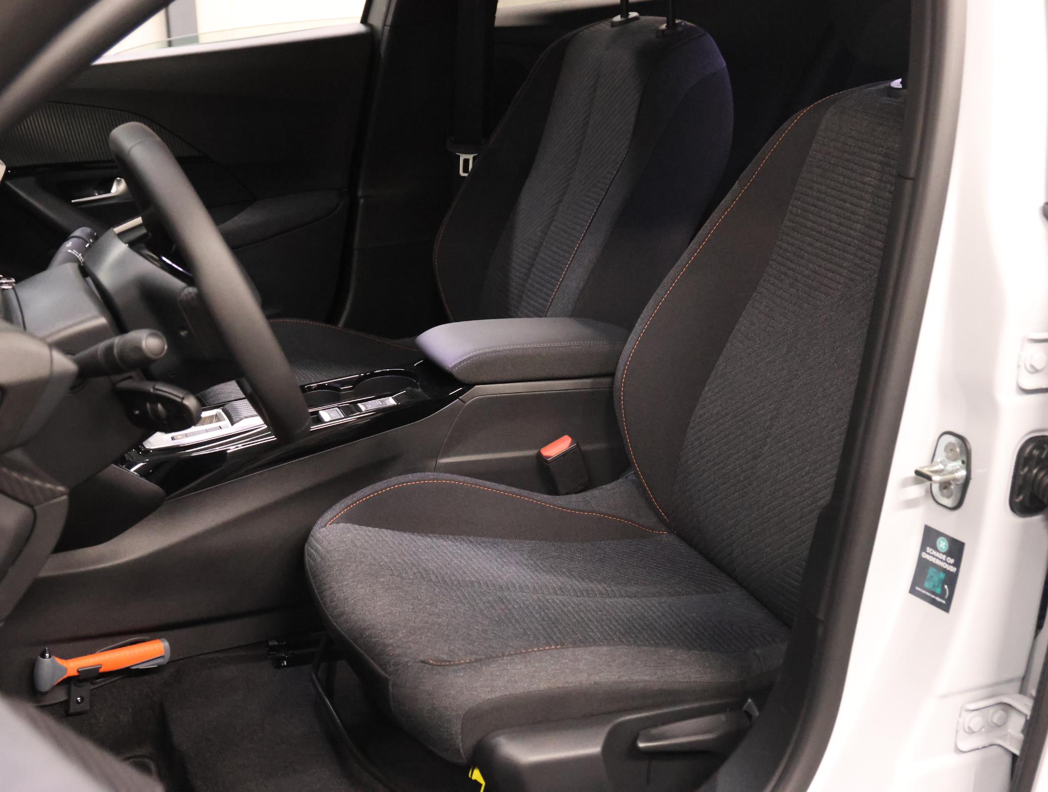 Foto van Peugeot E-2008