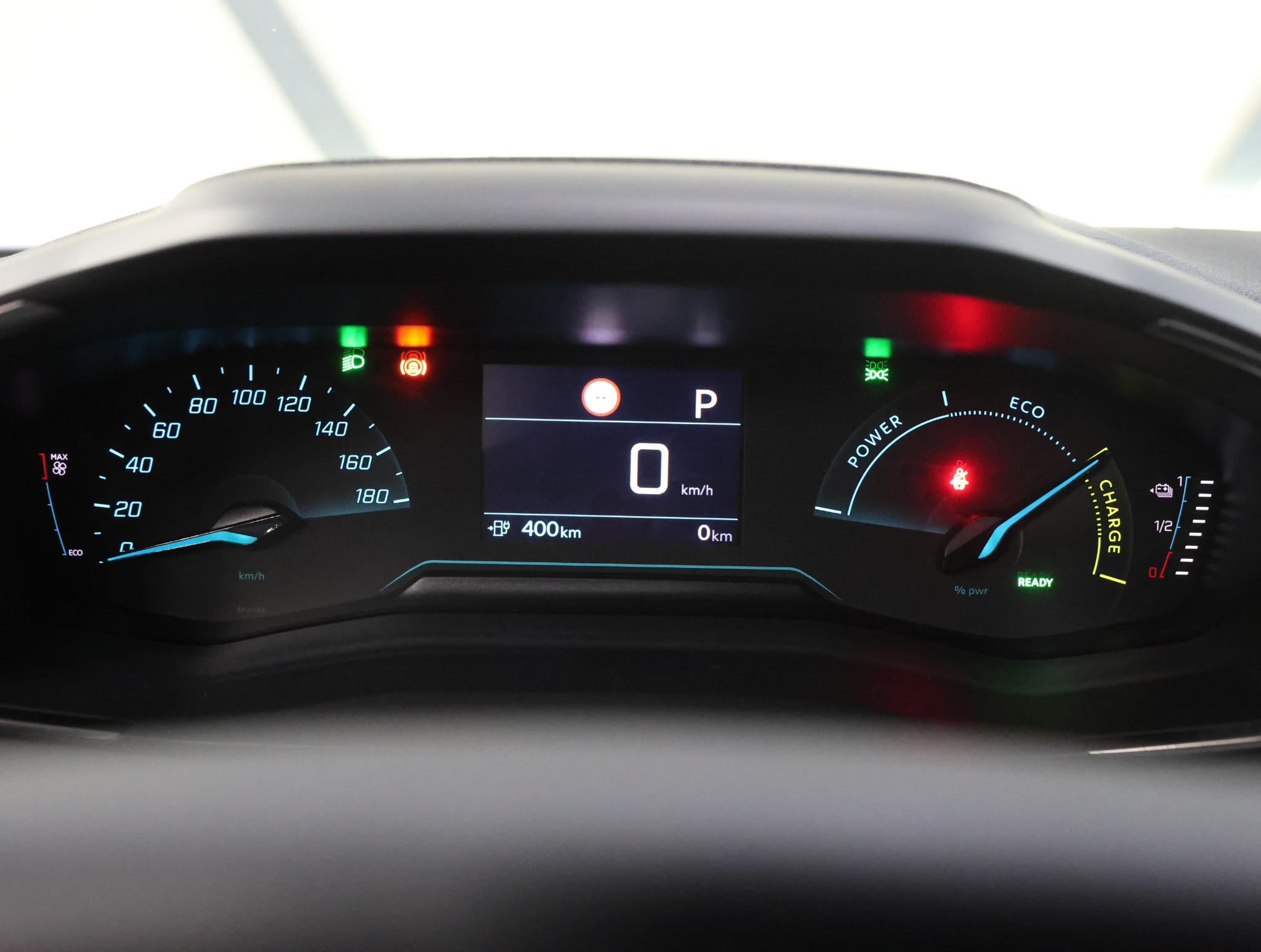 Foto van Peugeot E-2008