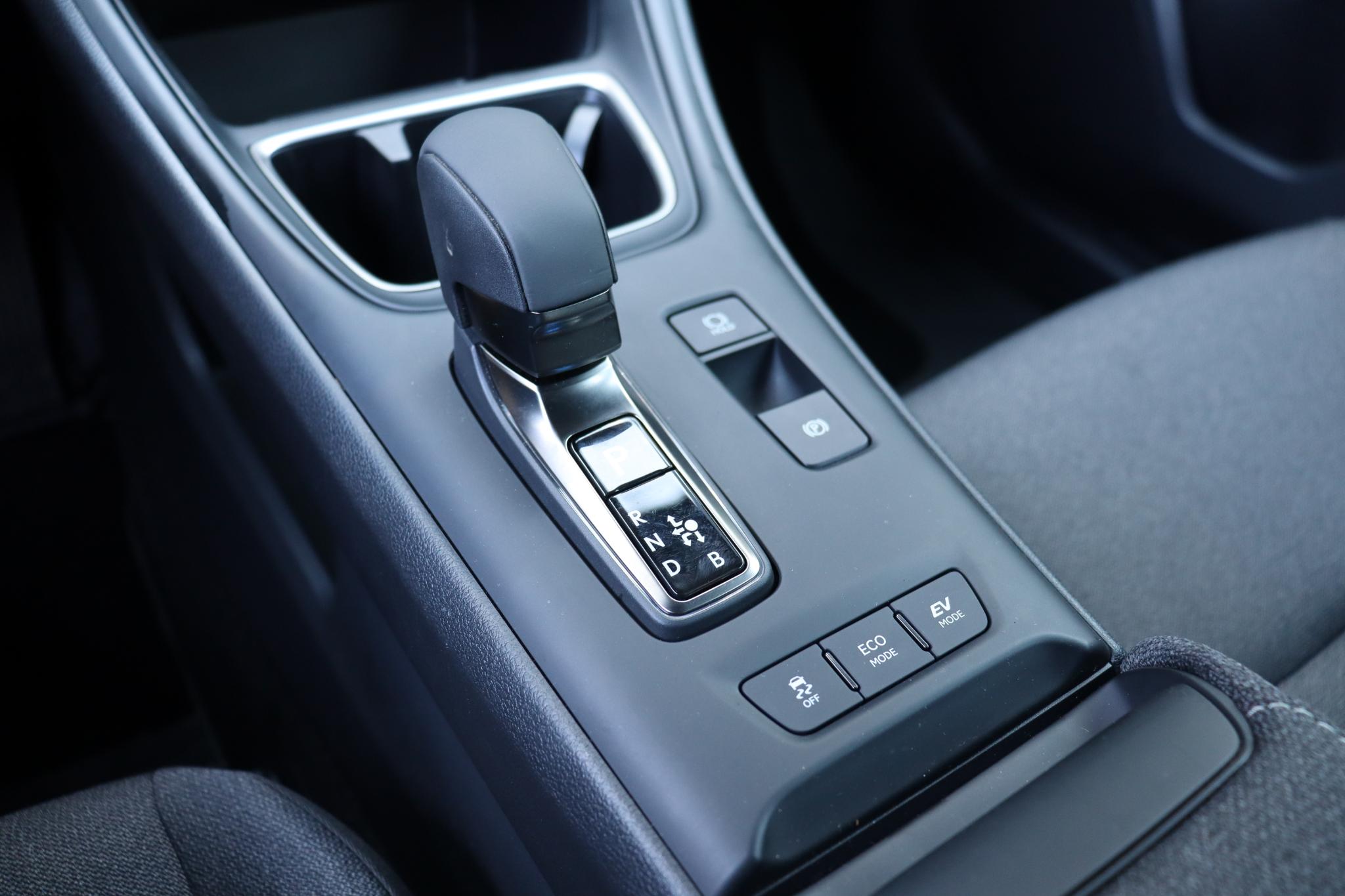 Foto van Lexus LBX