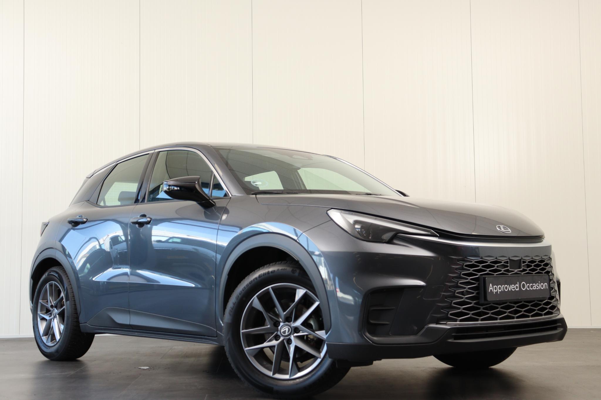 Foto van Lexus LBX