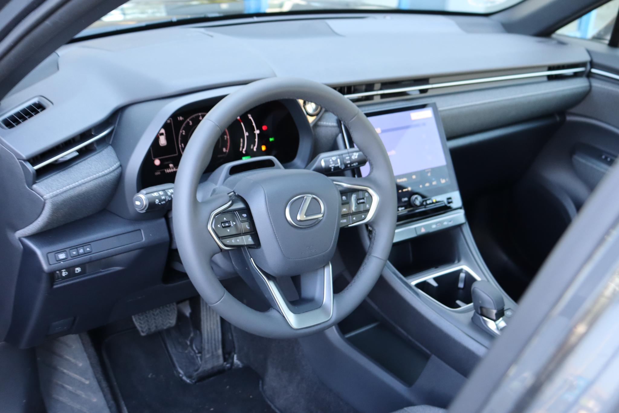Foto van Lexus LBX