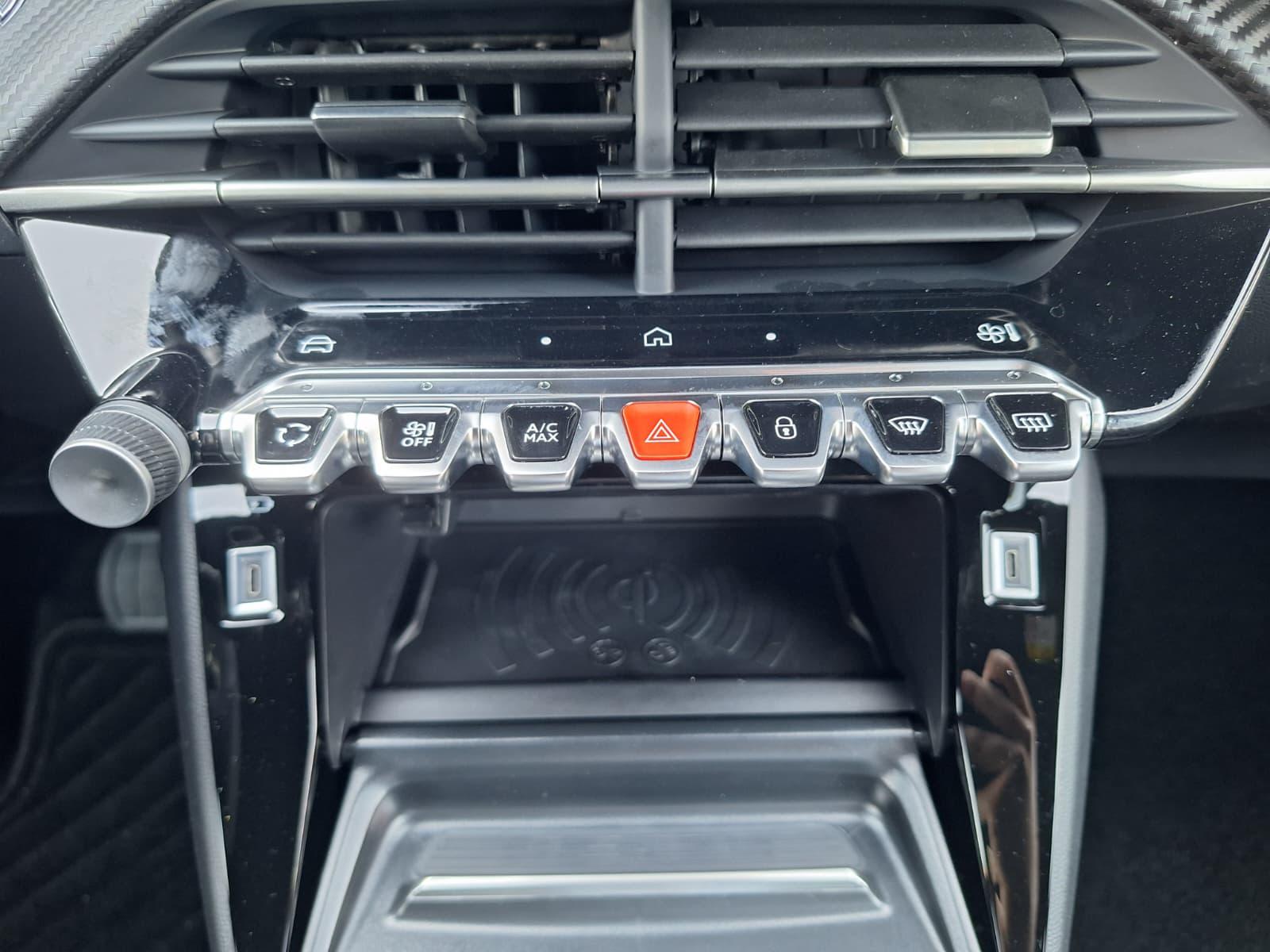 Foto van Peugeot E-2008