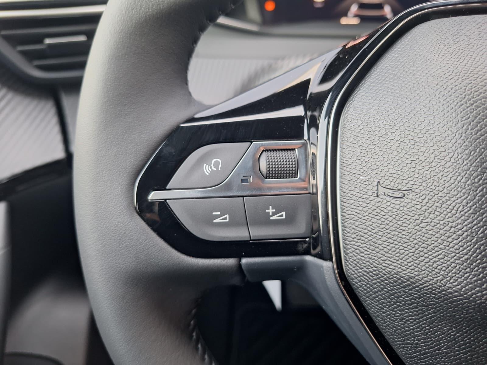 Foto van Peugeot E-2008
