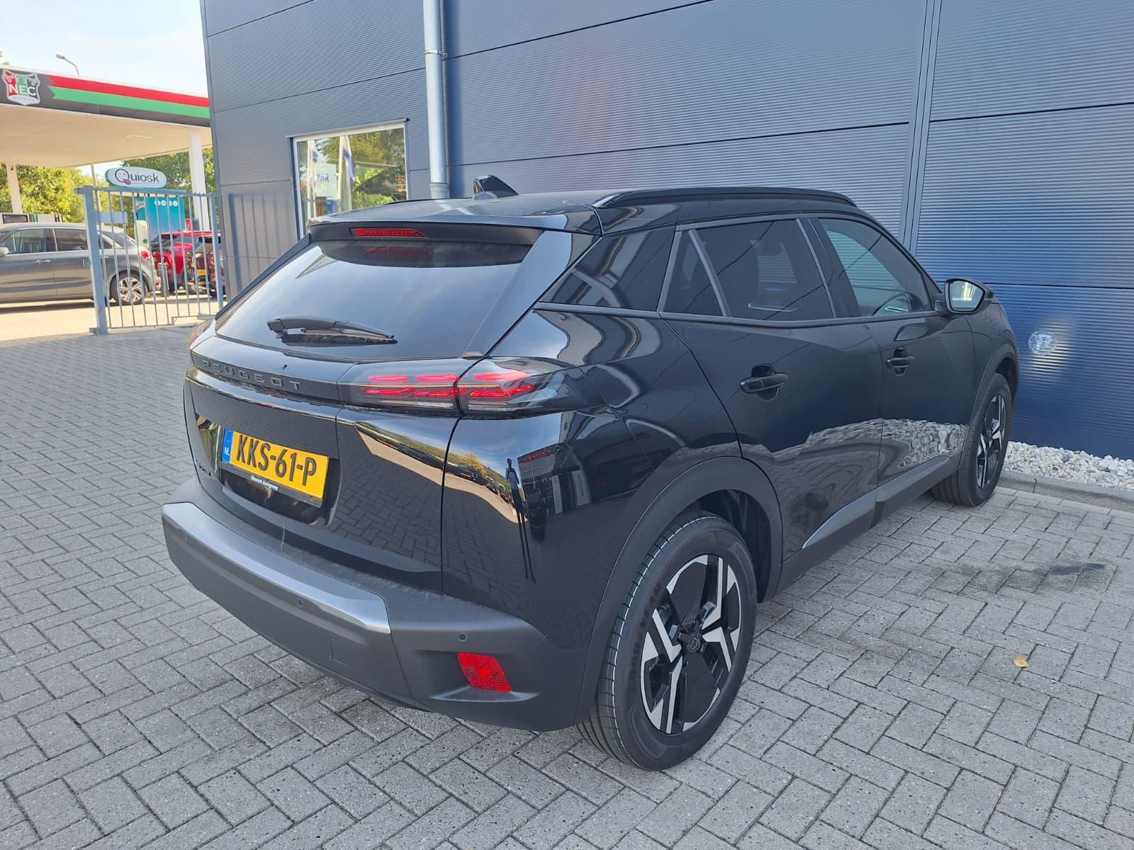 Foto van Peugeot E-2008