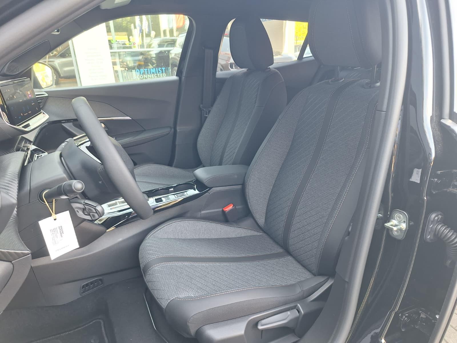 Foto van Peugeot E-2008