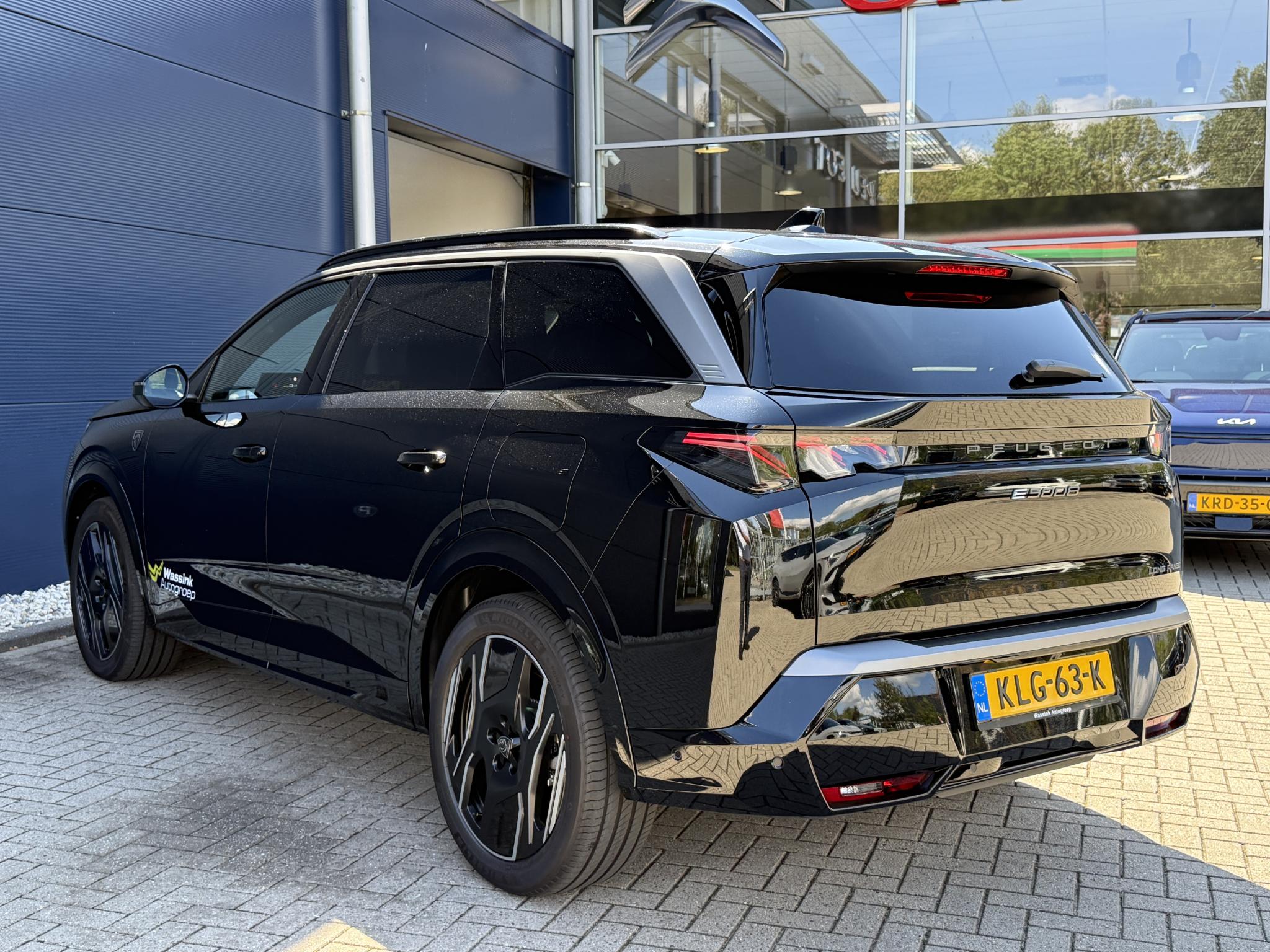 Foto van Peugeot E-5008