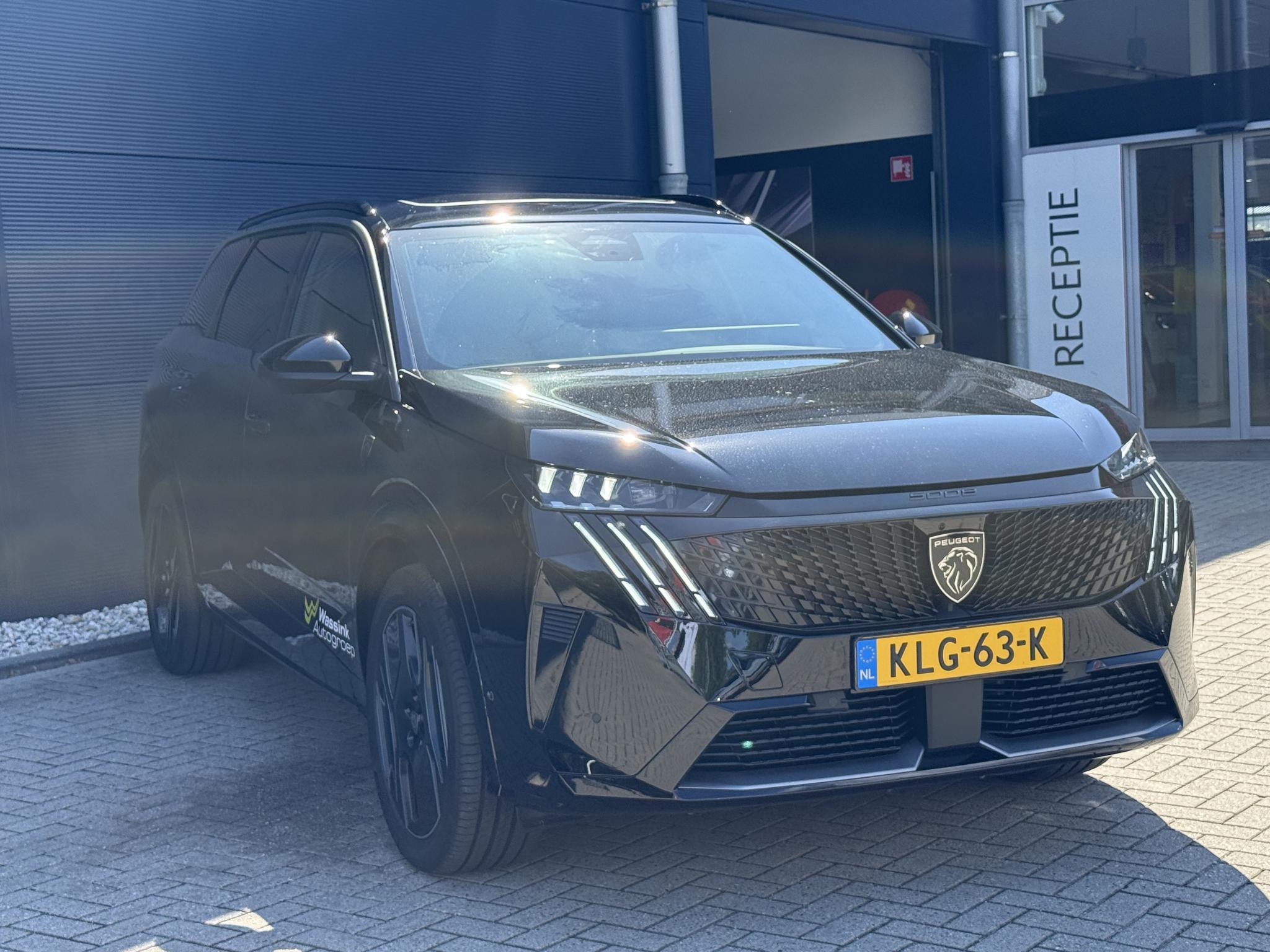 Foto van Peugeot E-5008