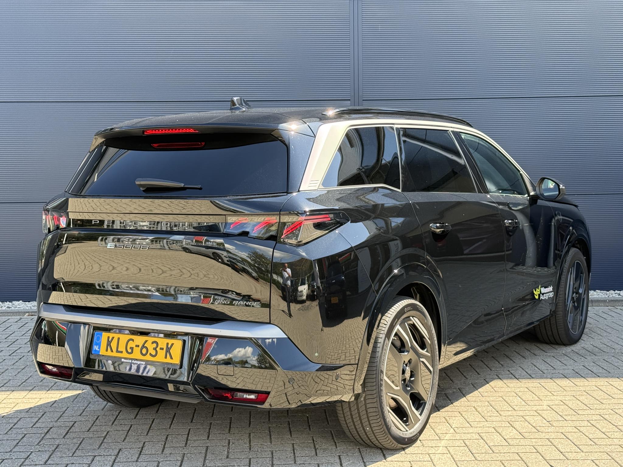 Foto van Peugeot E-5008