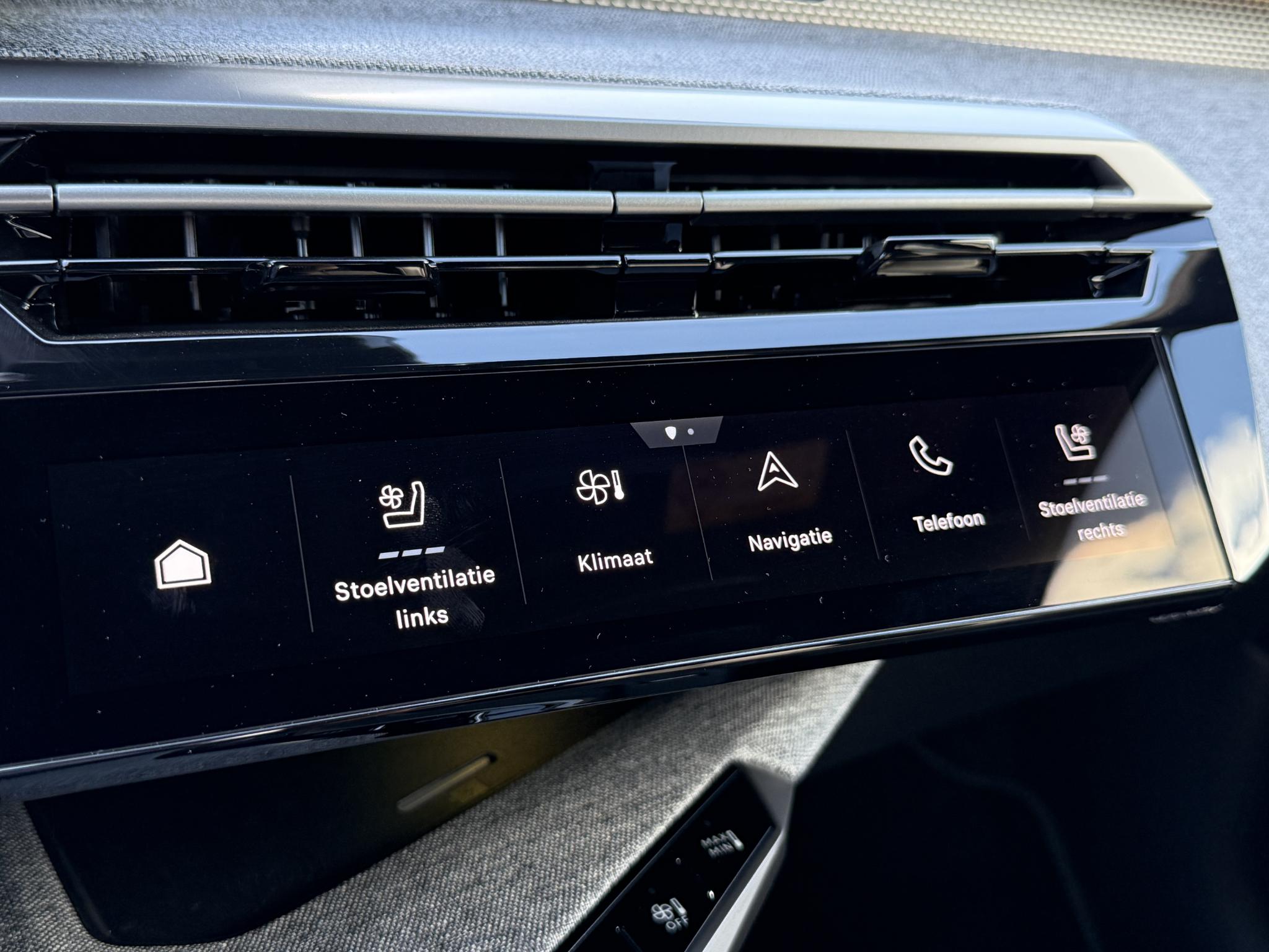 Foto van Peugeot E-5008