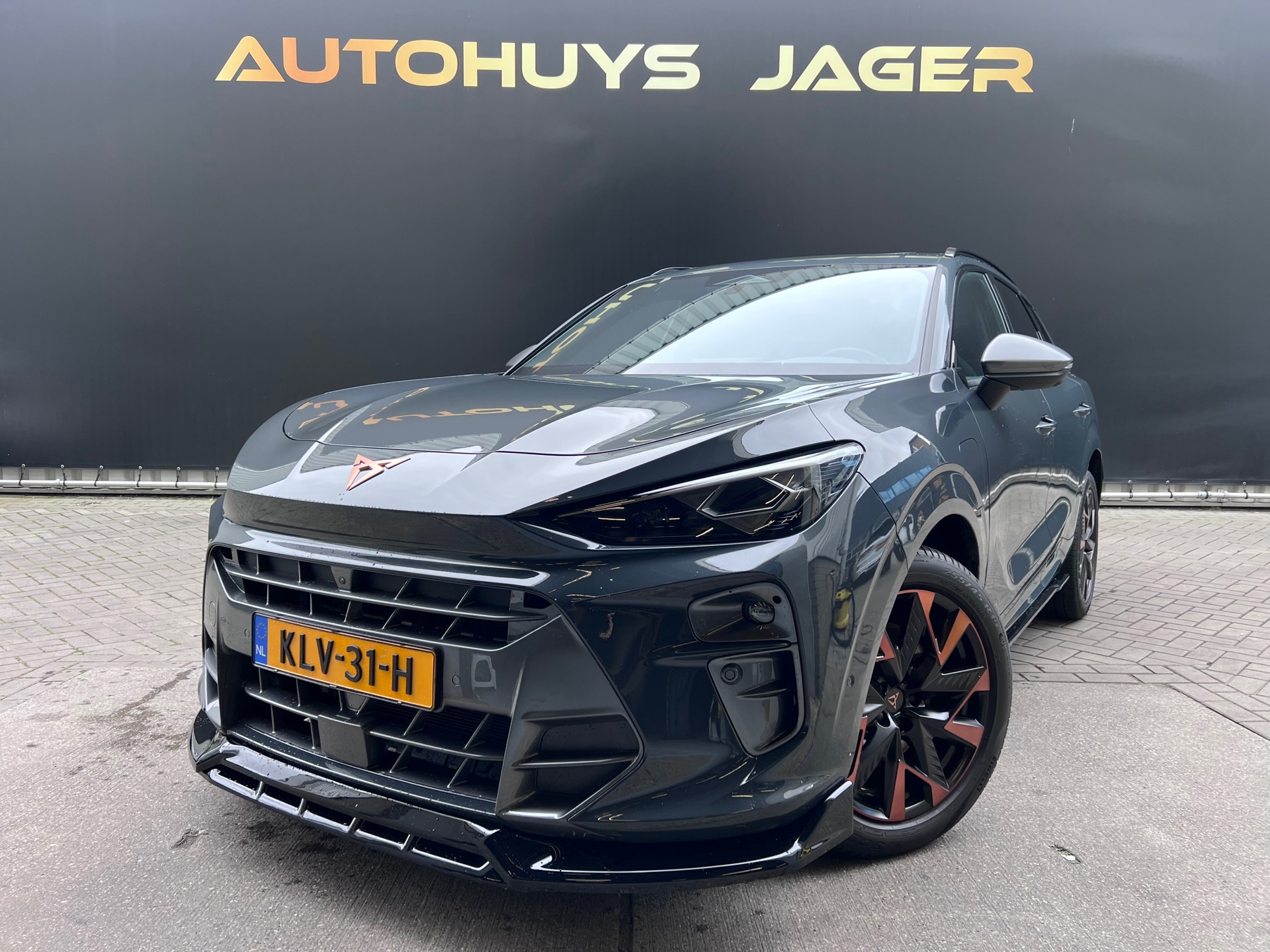 Cupra Terramar 1.5 TSI e-Hybrid VZ Performance Pano Keyless Camera 360 Sfeer Carplay Vol! 2025 - voorkant