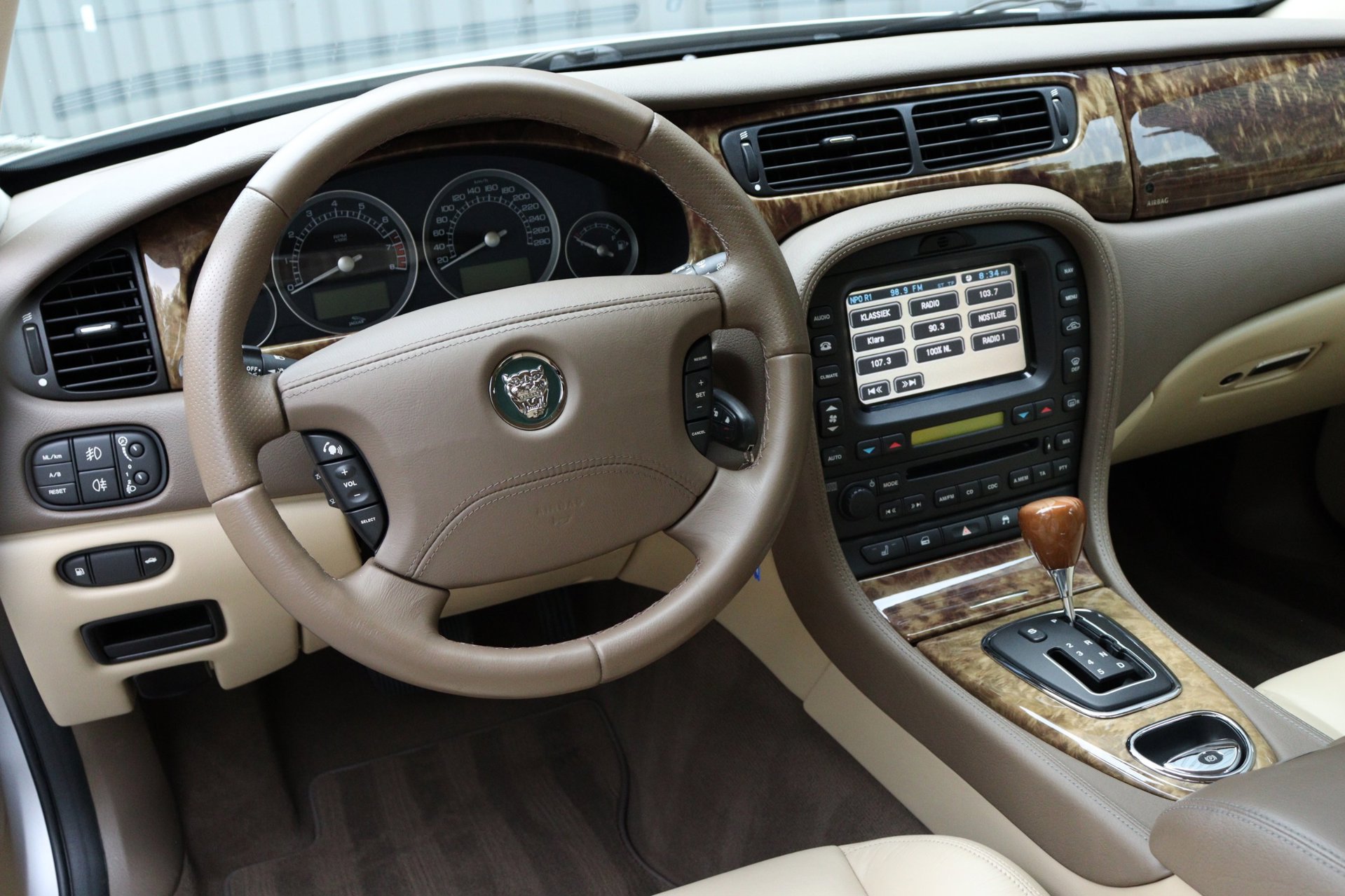 Foto van Jaguar S-type