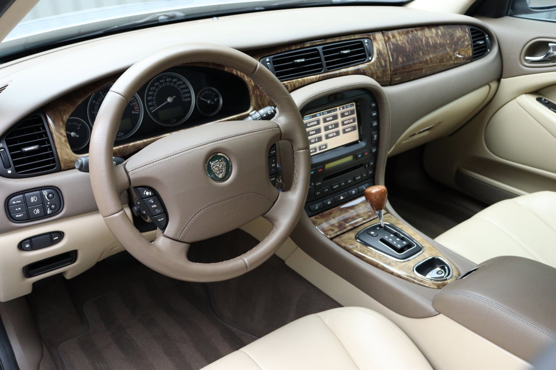 Foto van Jaguar S-type