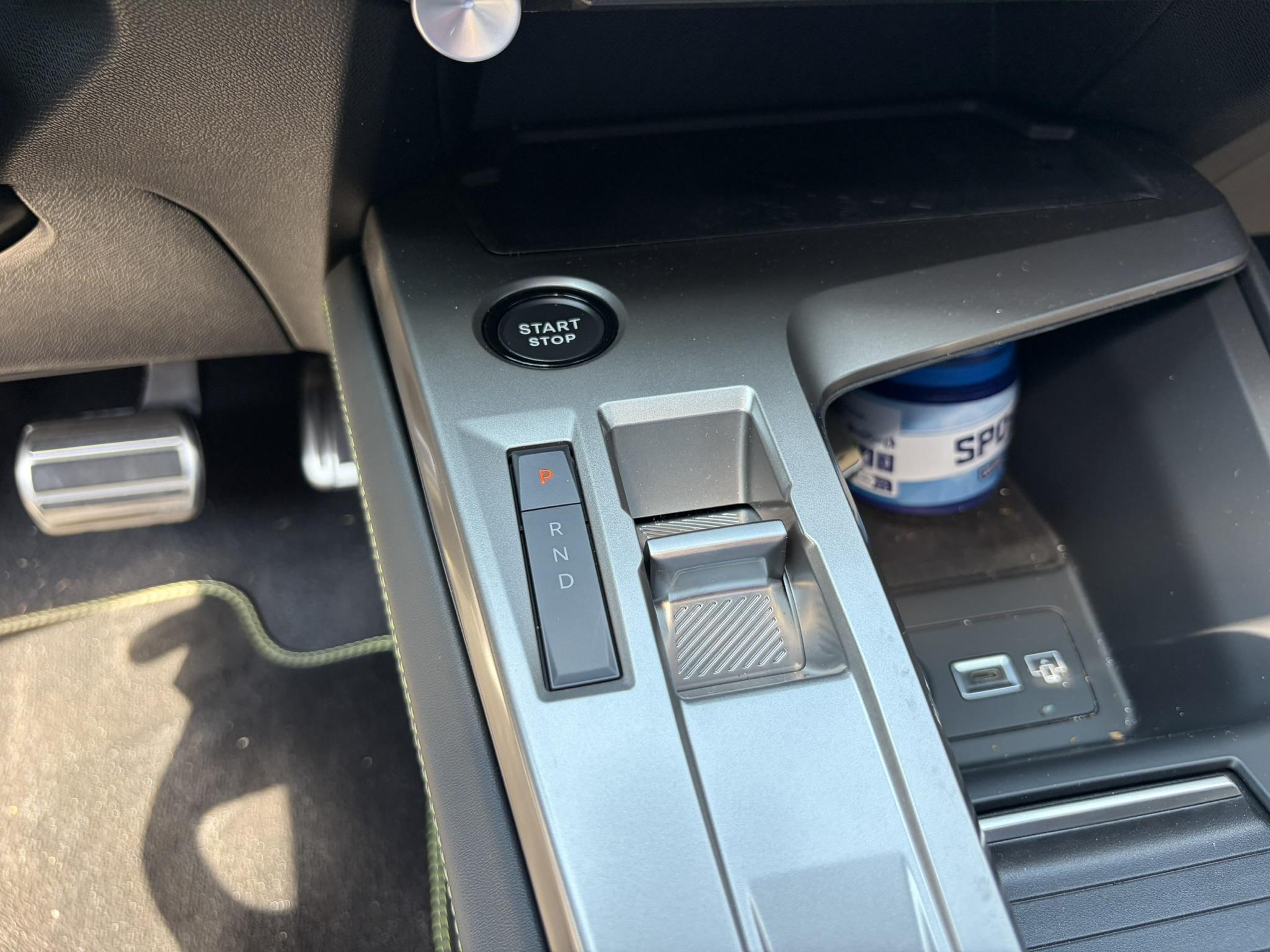 Foto van Peugeot E-308