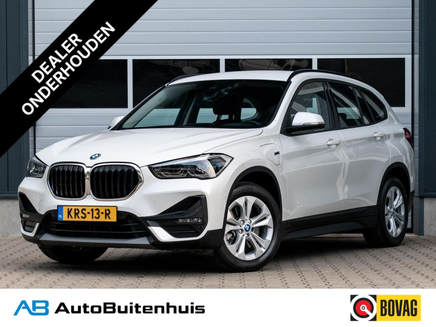 BMW X1 xDrive25e High Executive|1e EIGENAAR|ELEK.KLEP|TREKHAAK|HEAD-UP|STOELVERWARMING 2022 - voorkant