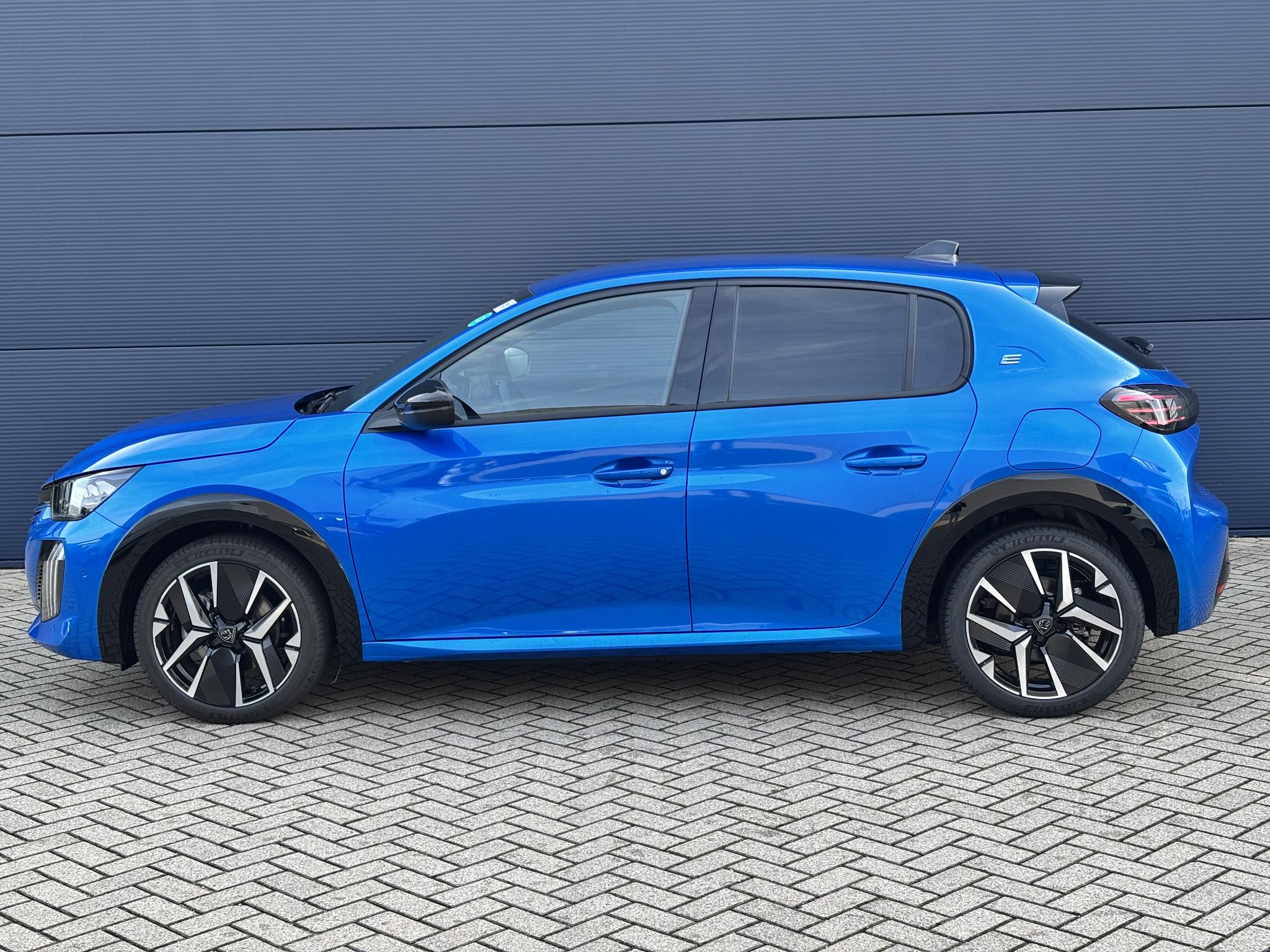 Foto van Peugeot E-208