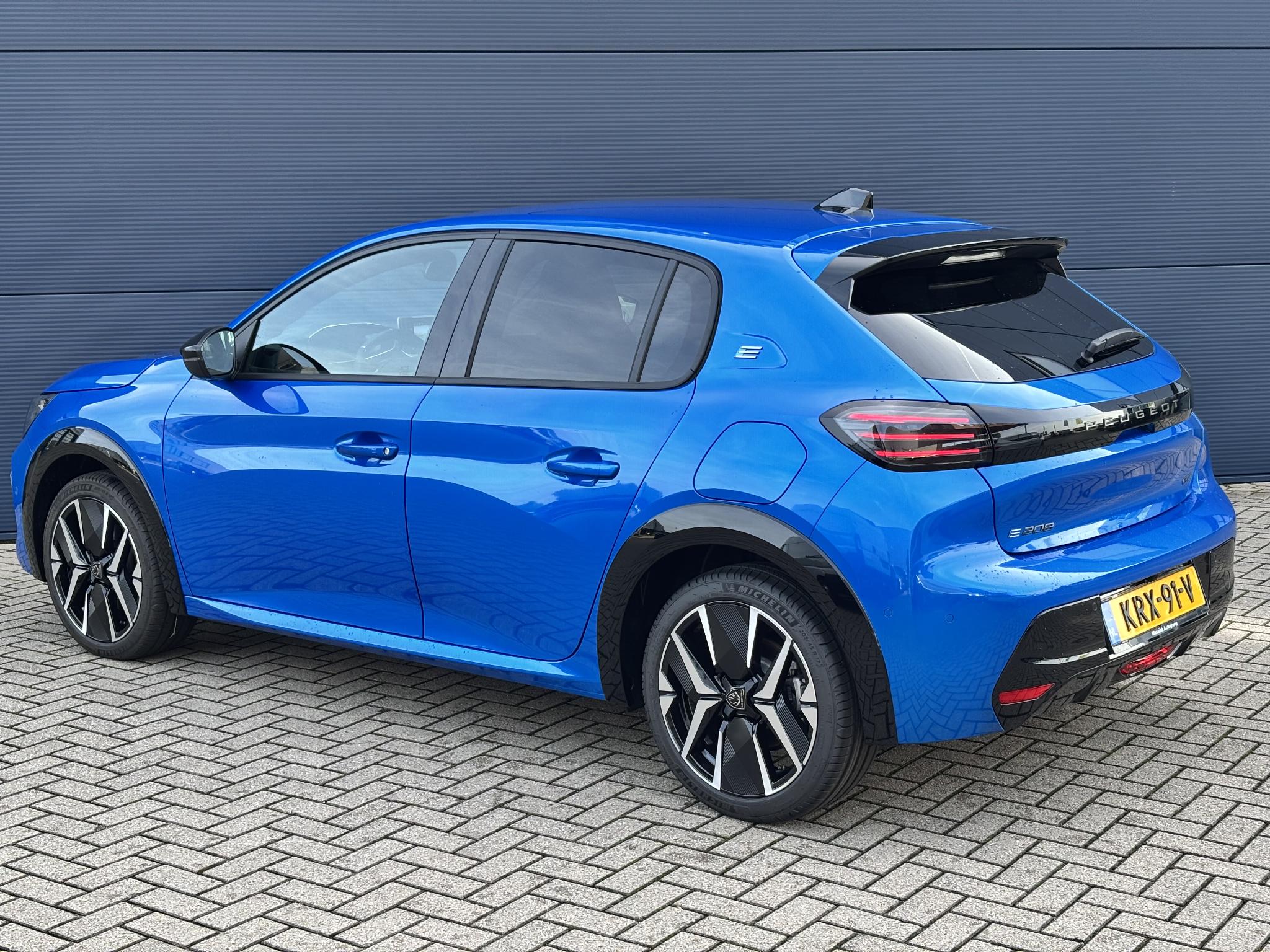 Foto van Peugeot E-208