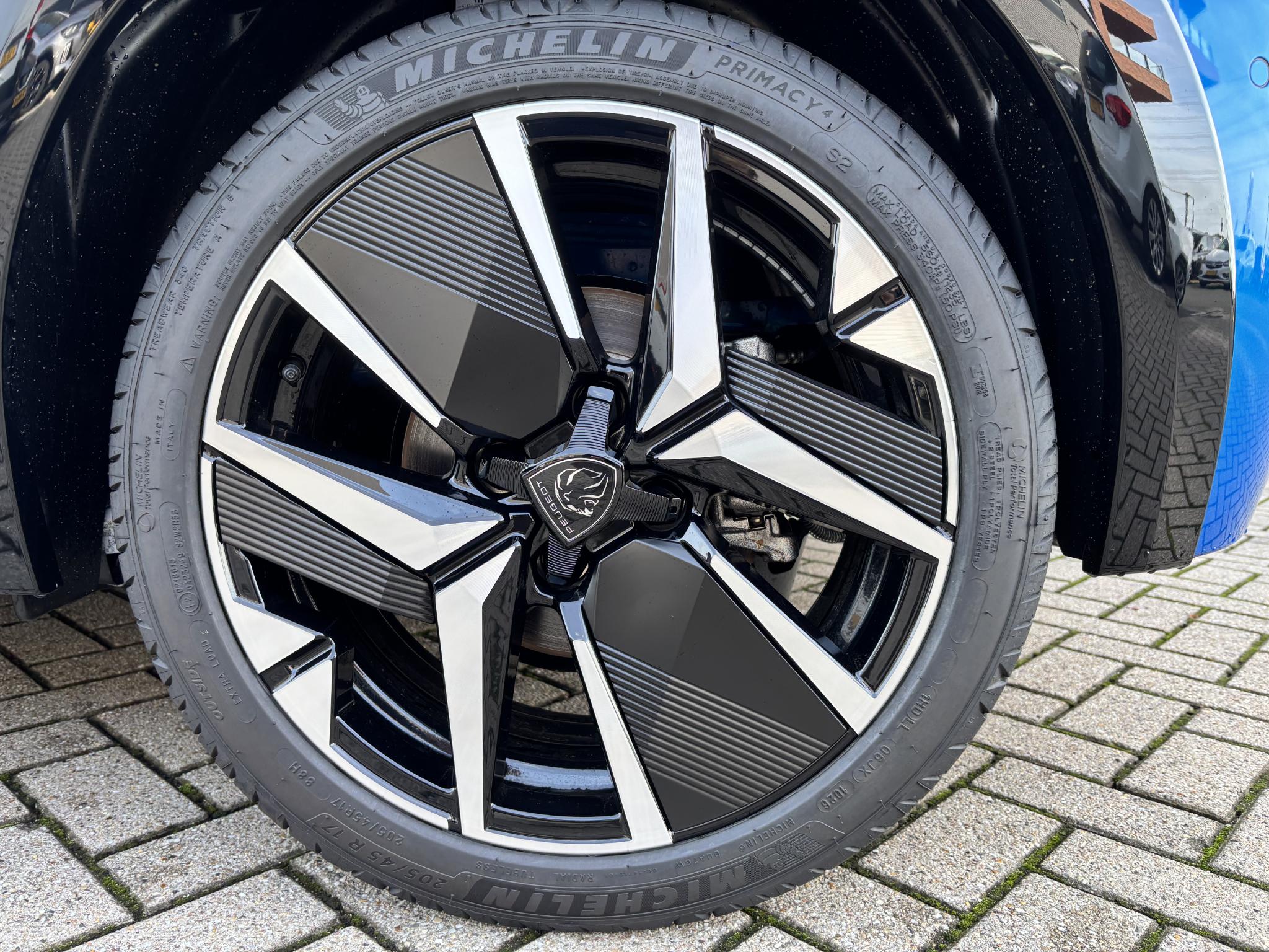 Foto van Peugeot E-208