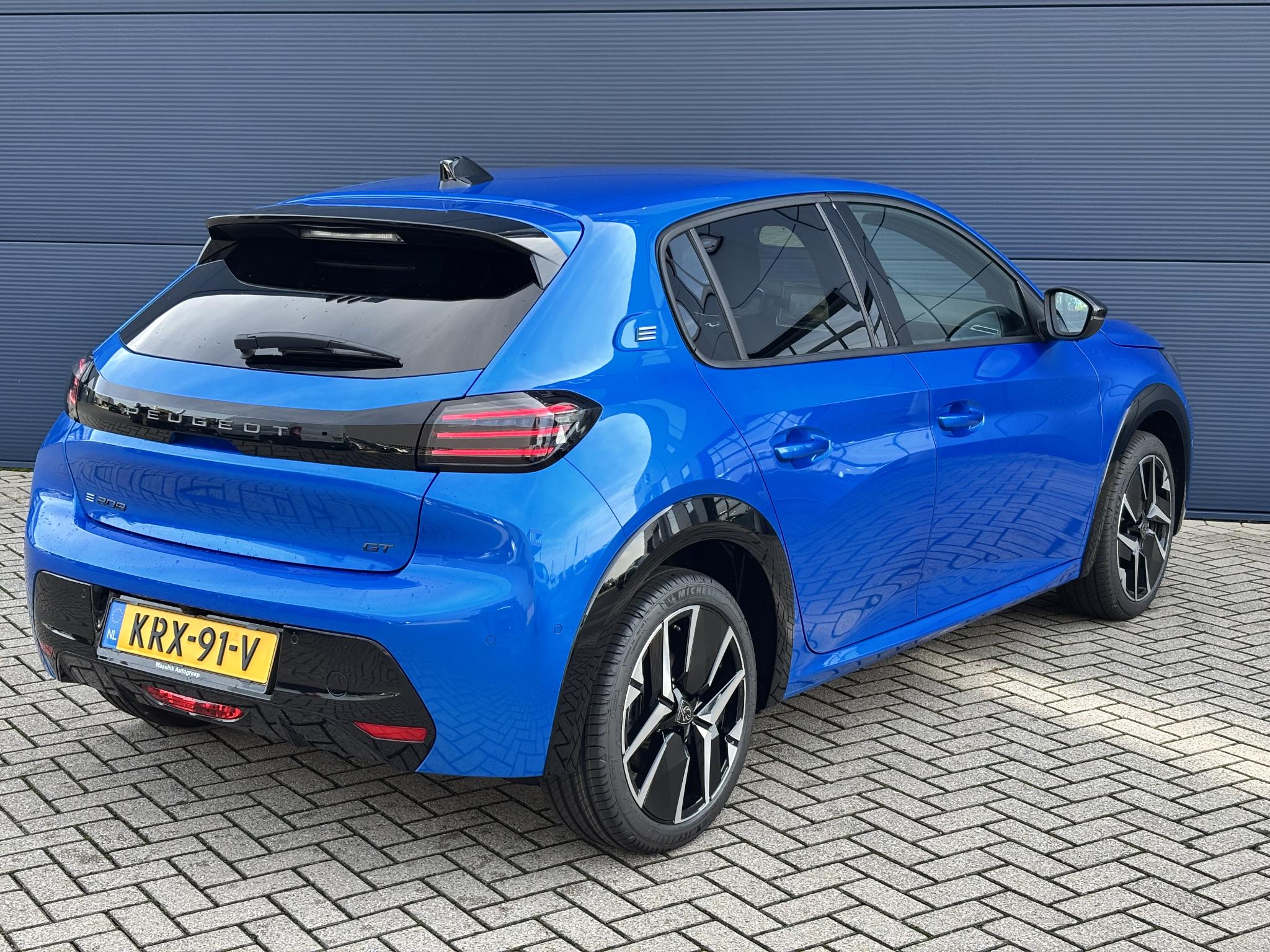 Foto van Peugeot E-208