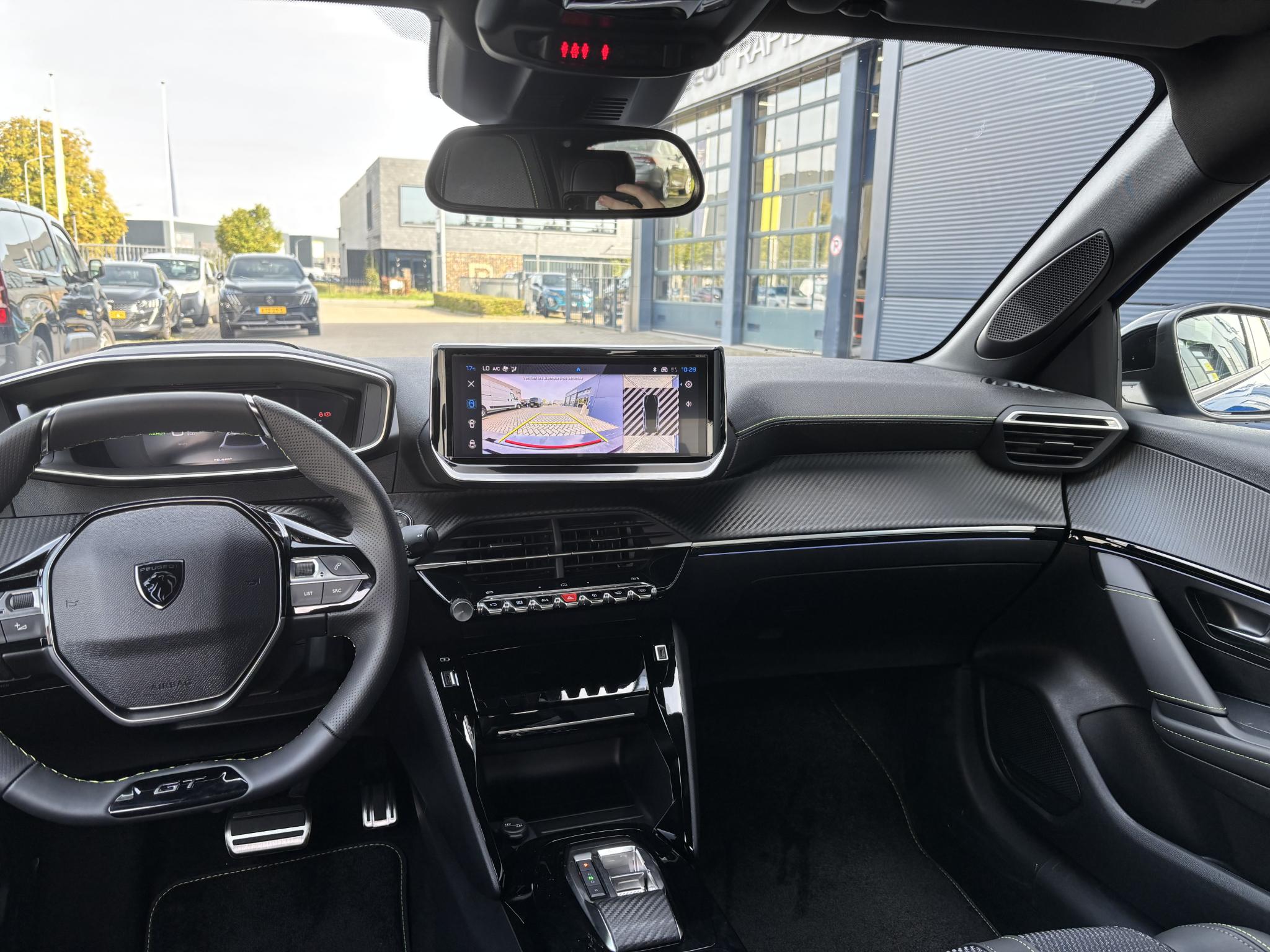 Foto van Peugeot E-208