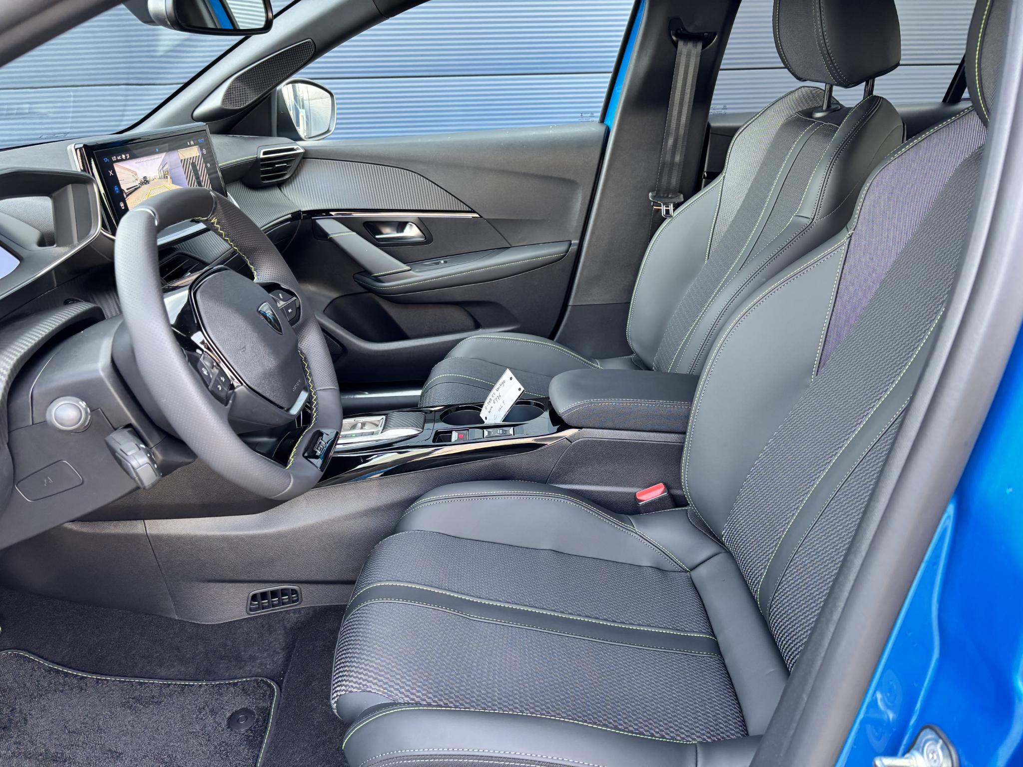 Foto van Peugeot E-208