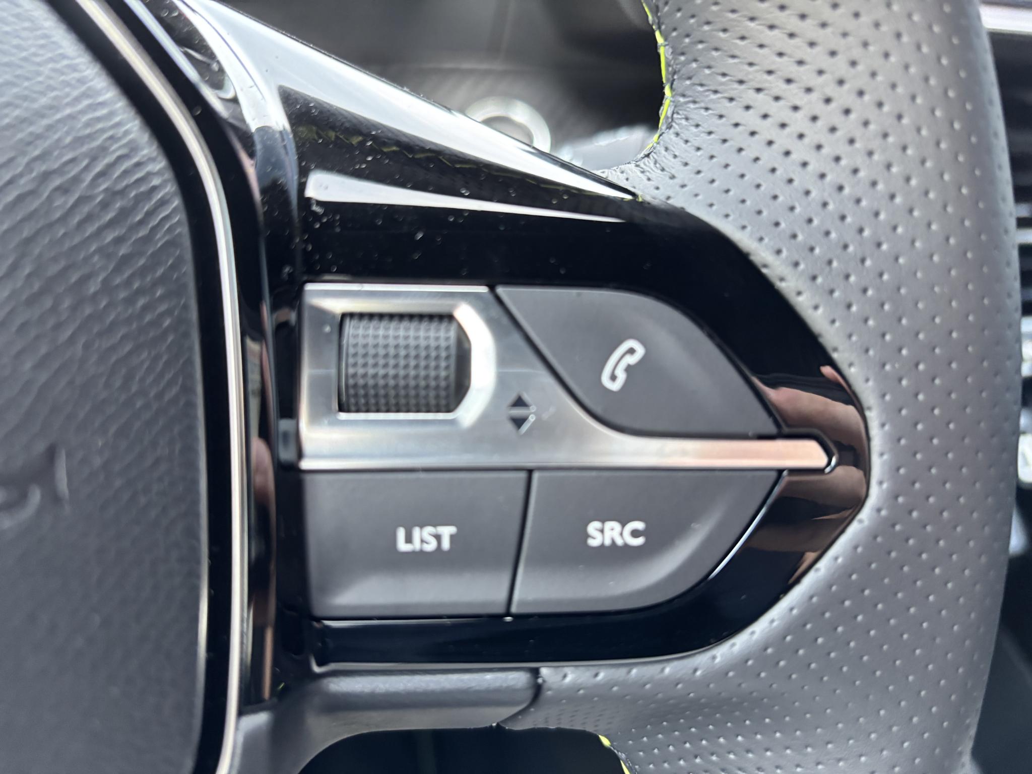 Foto van Peugeot E-208