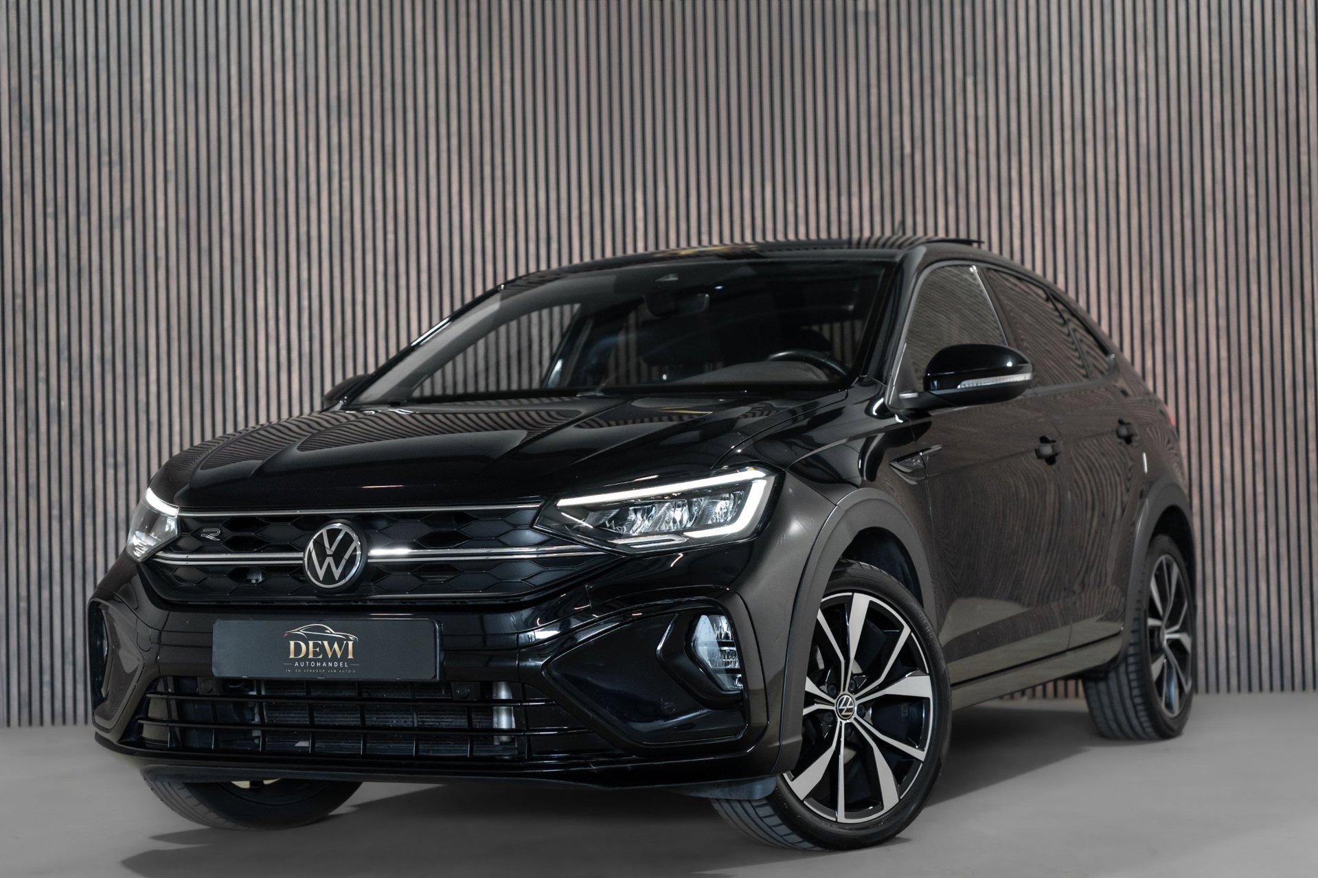 Volkswagen Taigo 1.5 TSI R-Line DSG PANO PDC Keyless 2022 - voorkant
