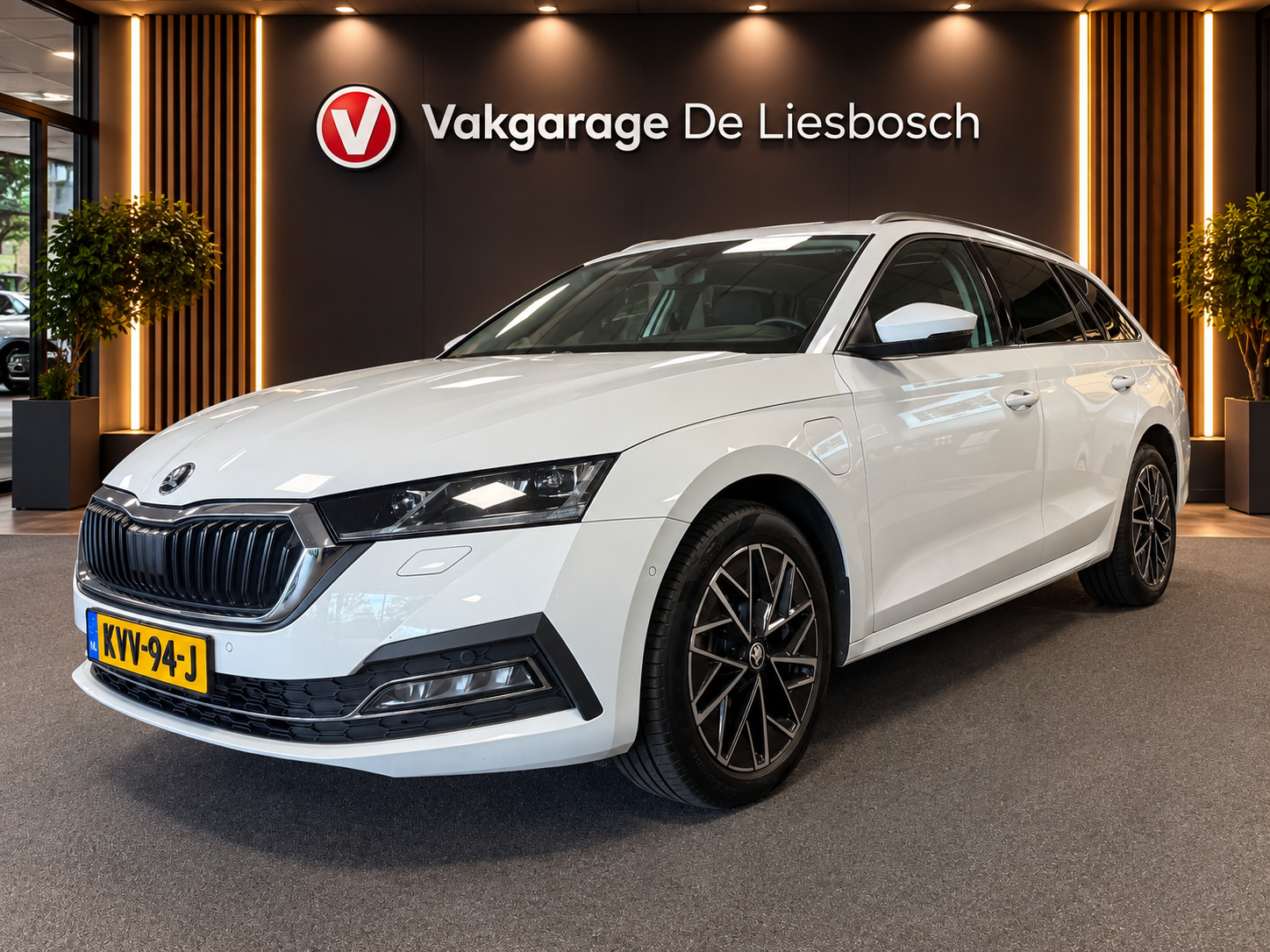 Skoda Octavia Combi 1.4 TSI iV PHEV Sportline Business 2023 - voorkant