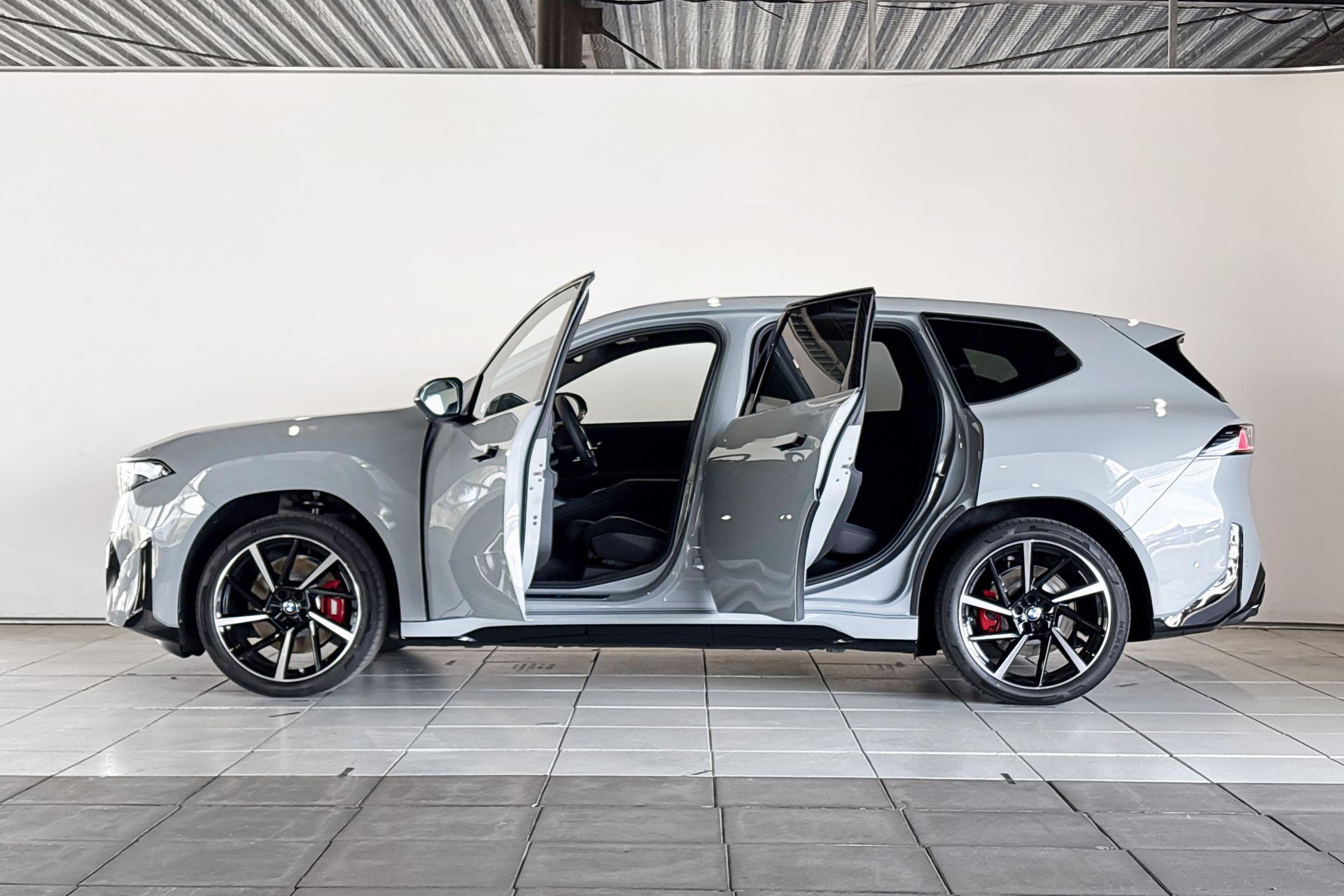 Foto van BMW Ix3