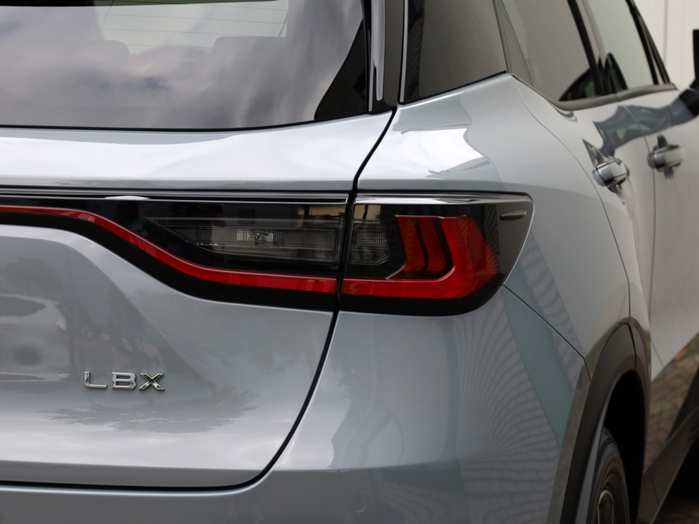 Foto van Lexus LBX