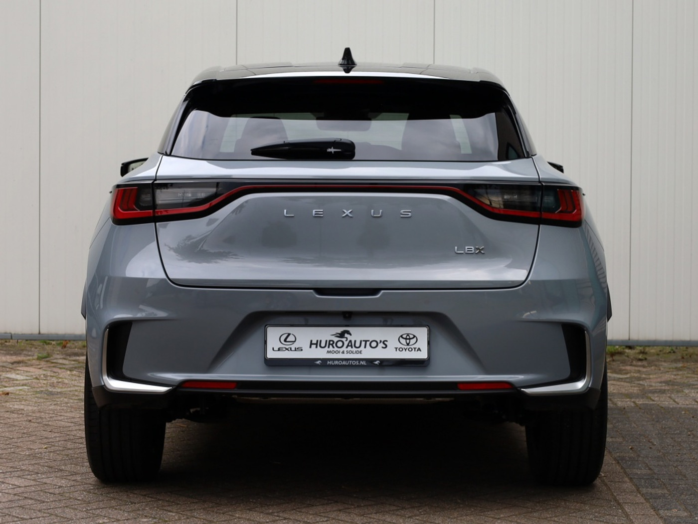 Foto van Lexus LBX