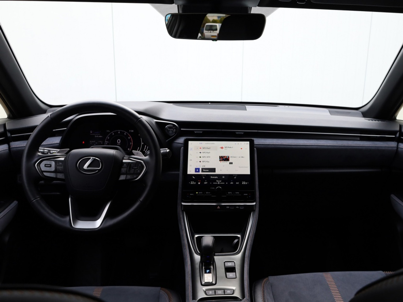Foto van Lexus LBX