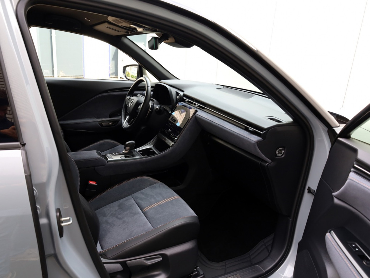 Foto van Lexus LBX