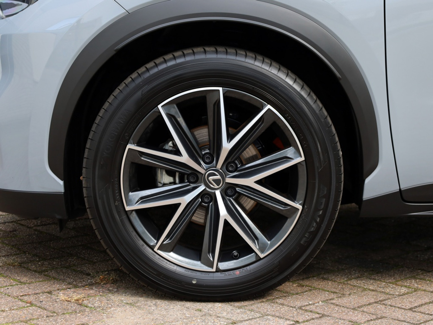 Foto van Lexus LBX