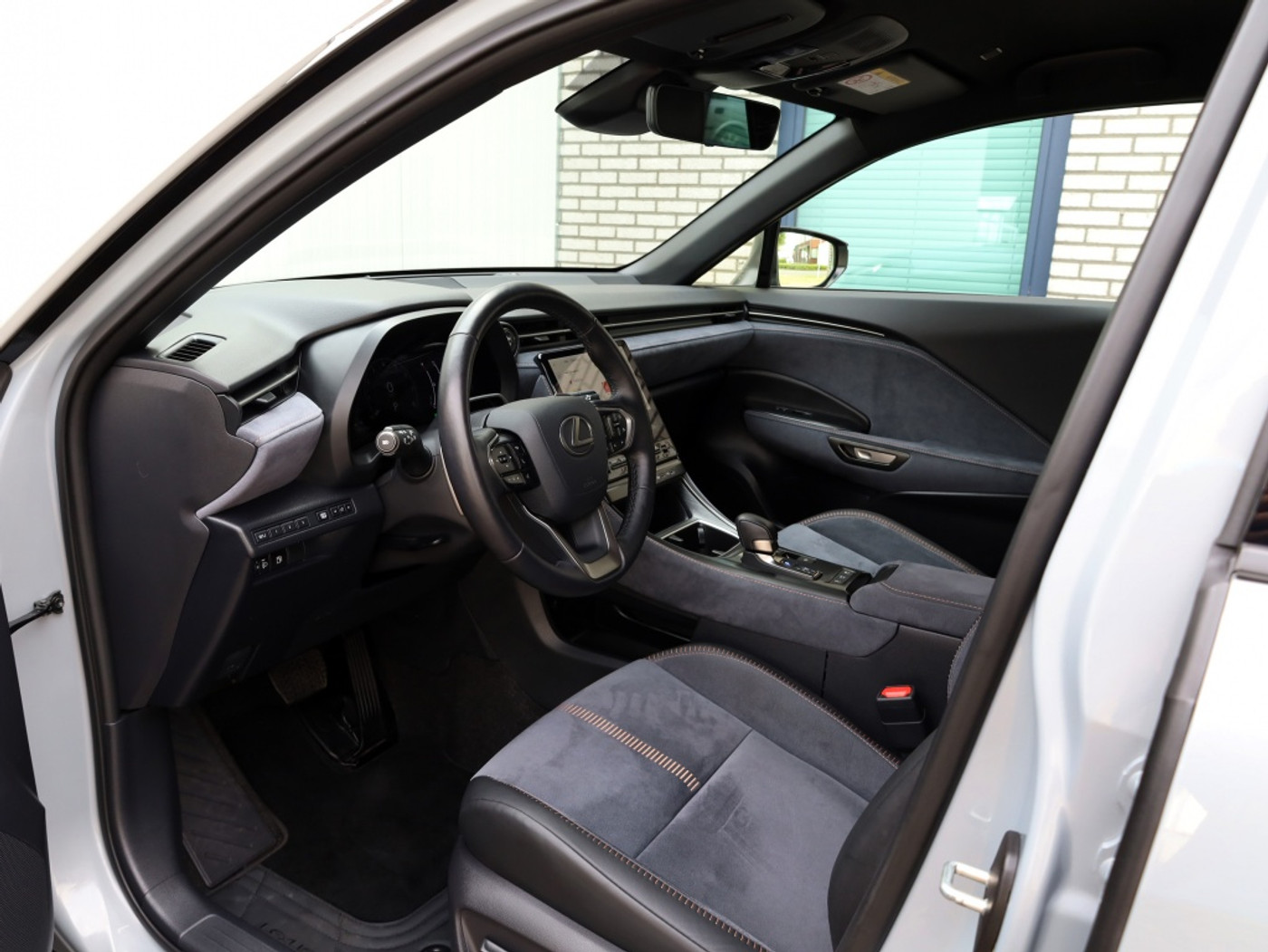 Foto van Lexus LBX