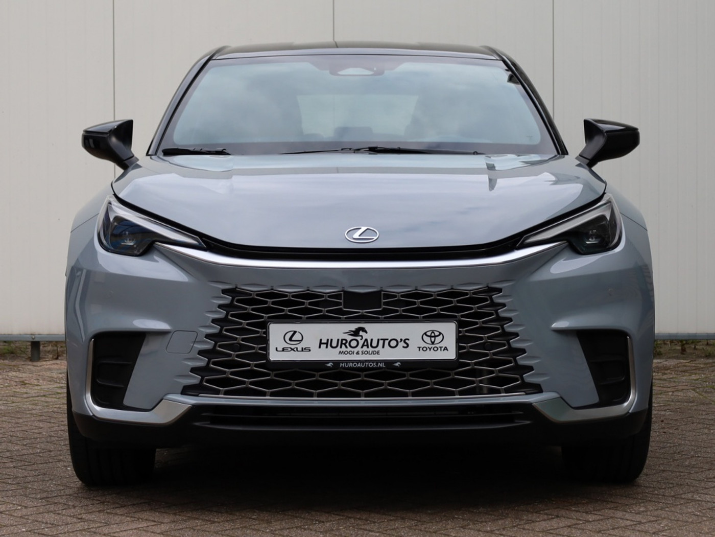 Foto van Lexus LBX