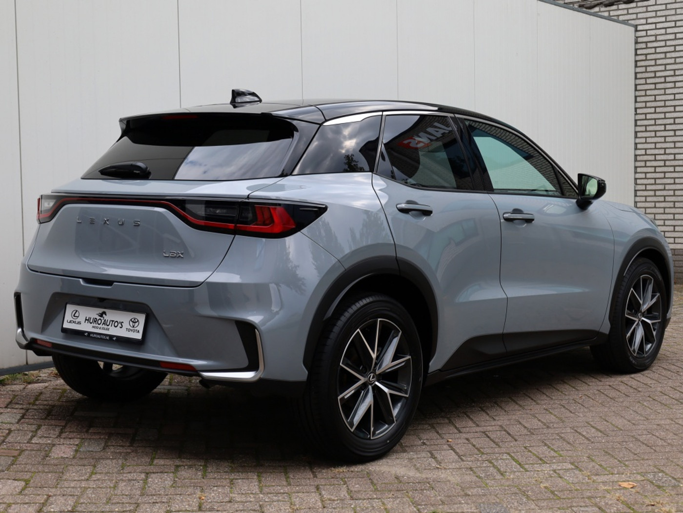 Foto van Lexus LBX