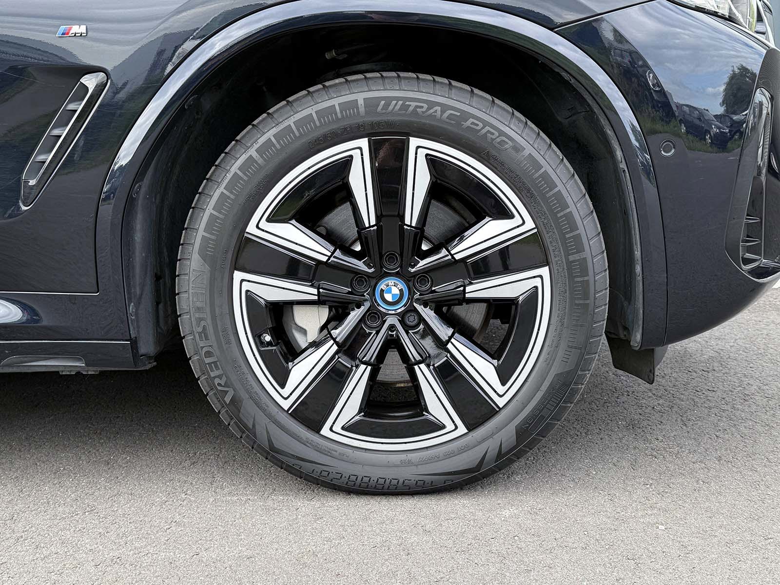 Foto van BMW Ix3