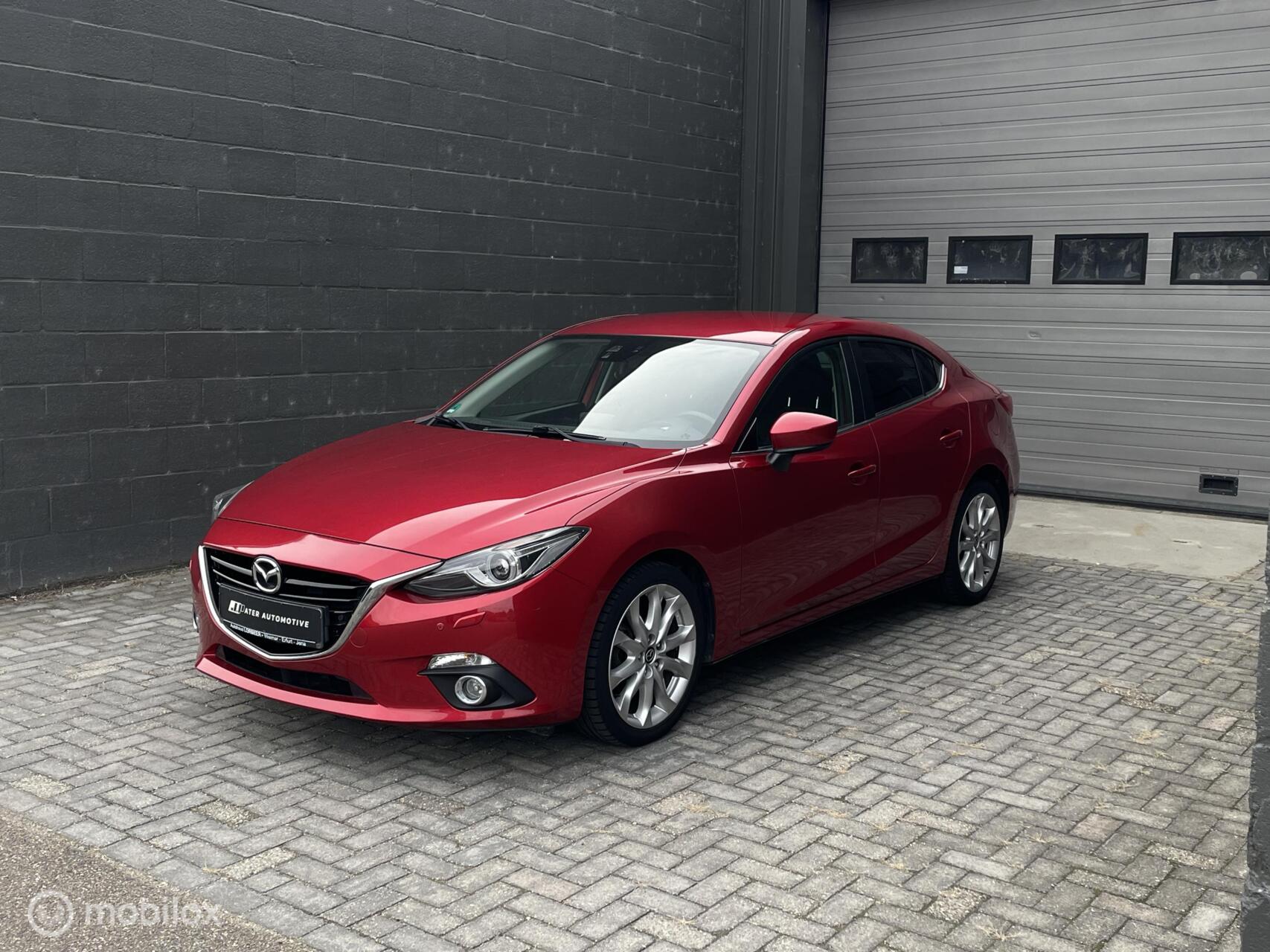 Mazda 3 2.0 SkyActiv Sedan | AIRCO | Bose | HUD | Navi | PDC | 2015 - voorkant