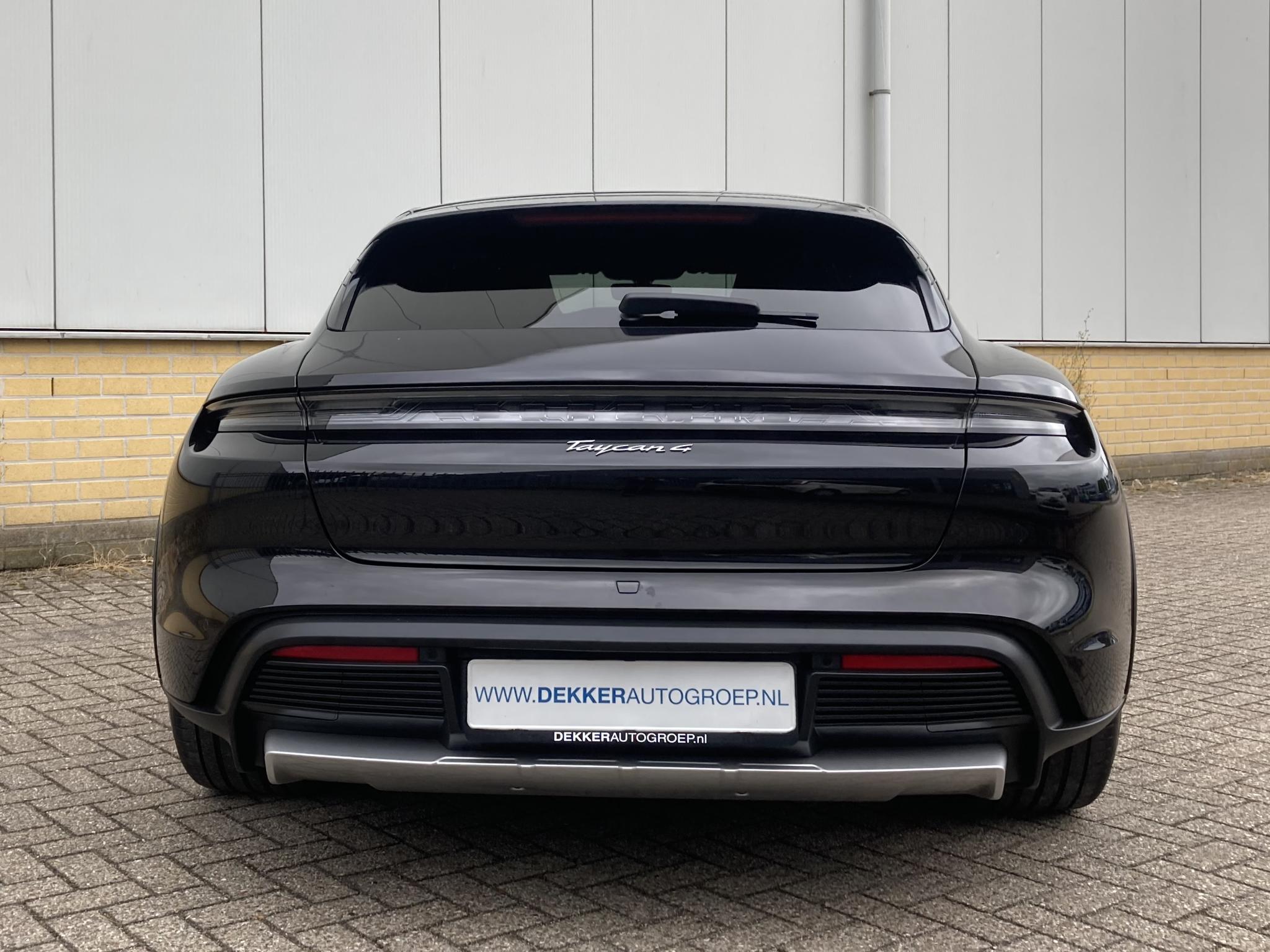 Foto van Porsche Taycan 4
