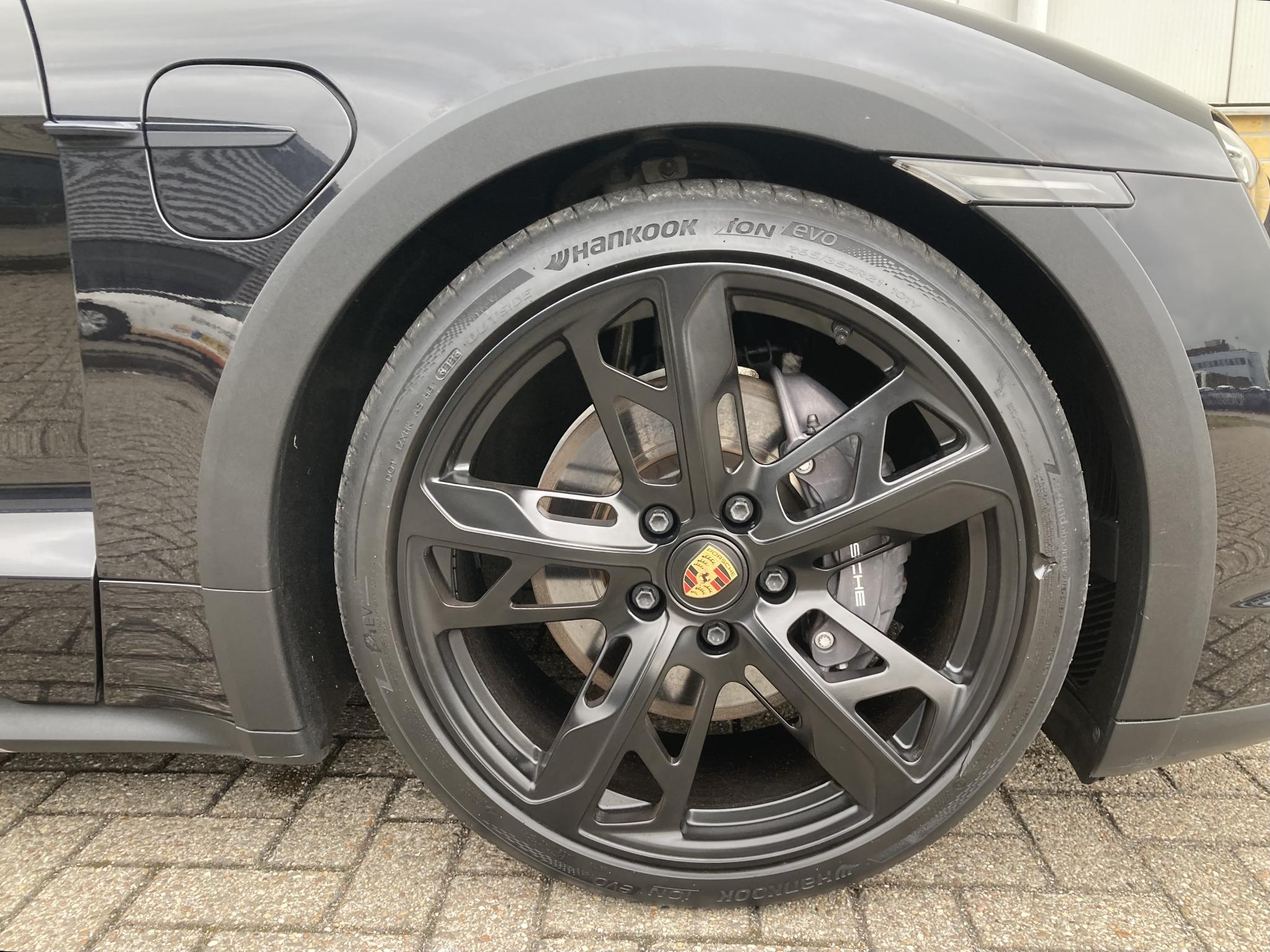 Foto van Porsche Taycan 4