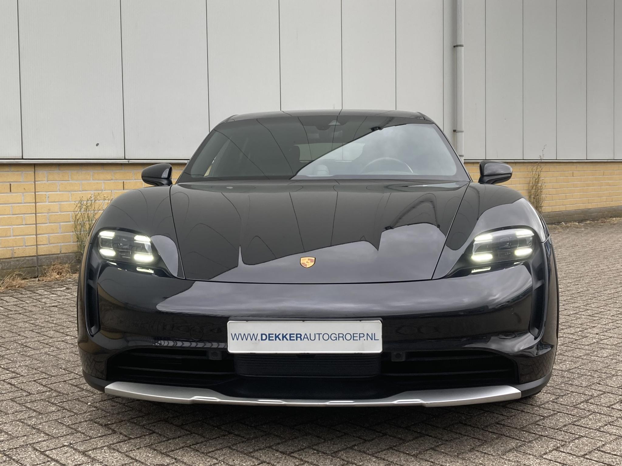 Foto van Porsche Taycan 4