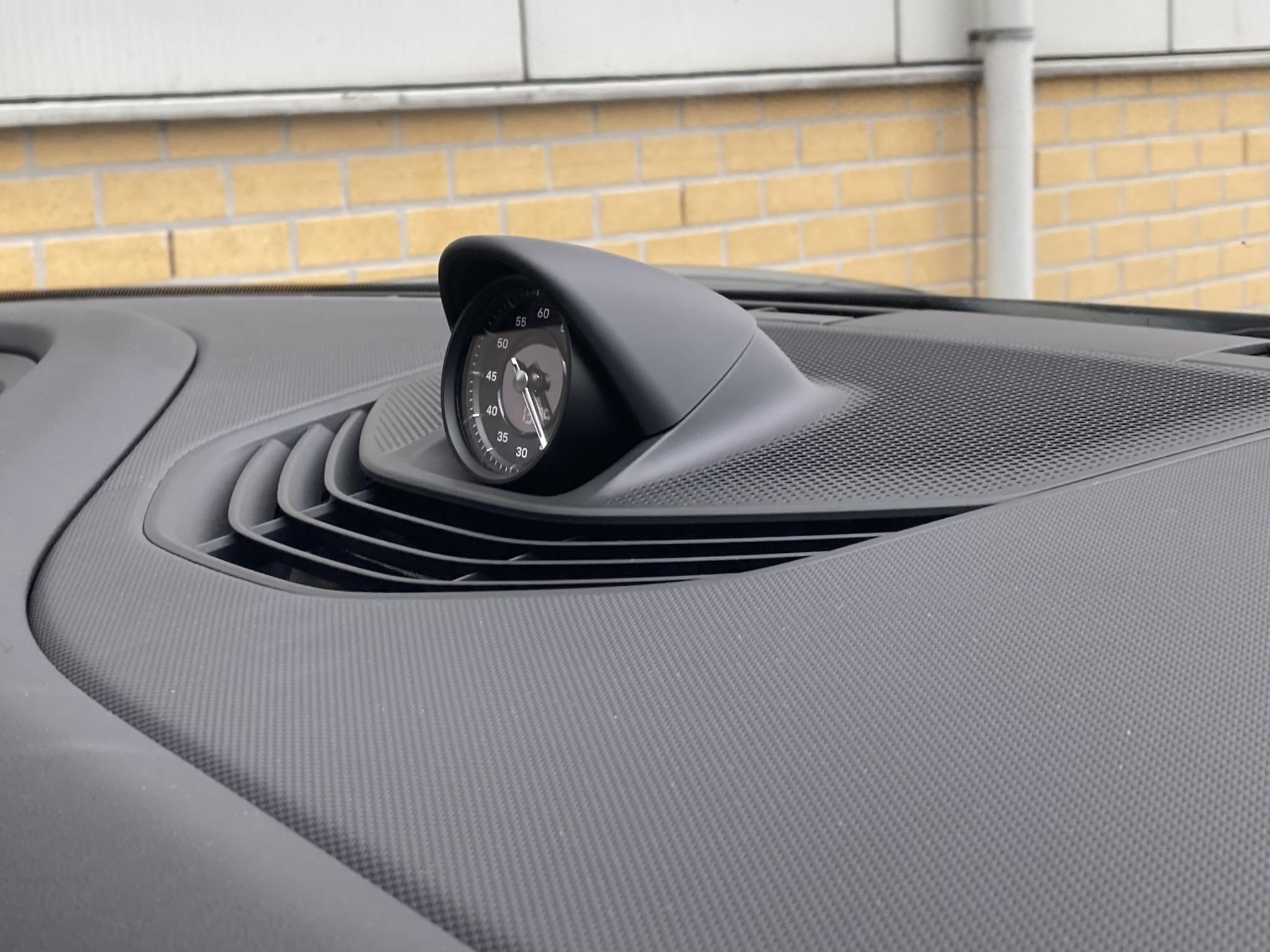 Foto van Porsche Taycan 4