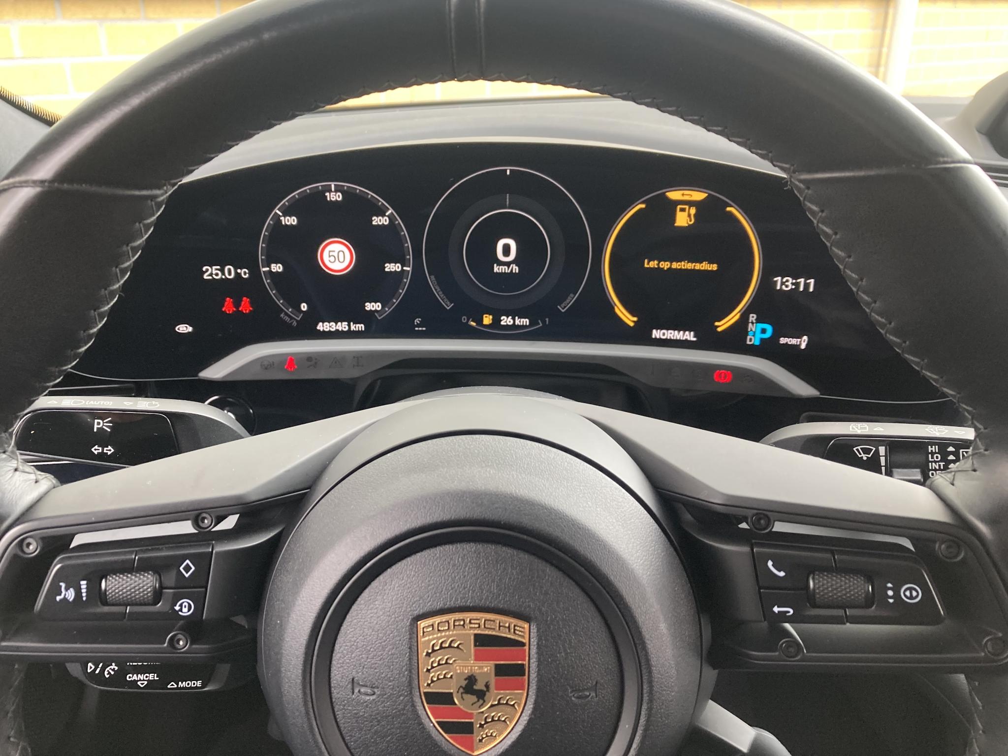 Foto van Porsche Taycan 4