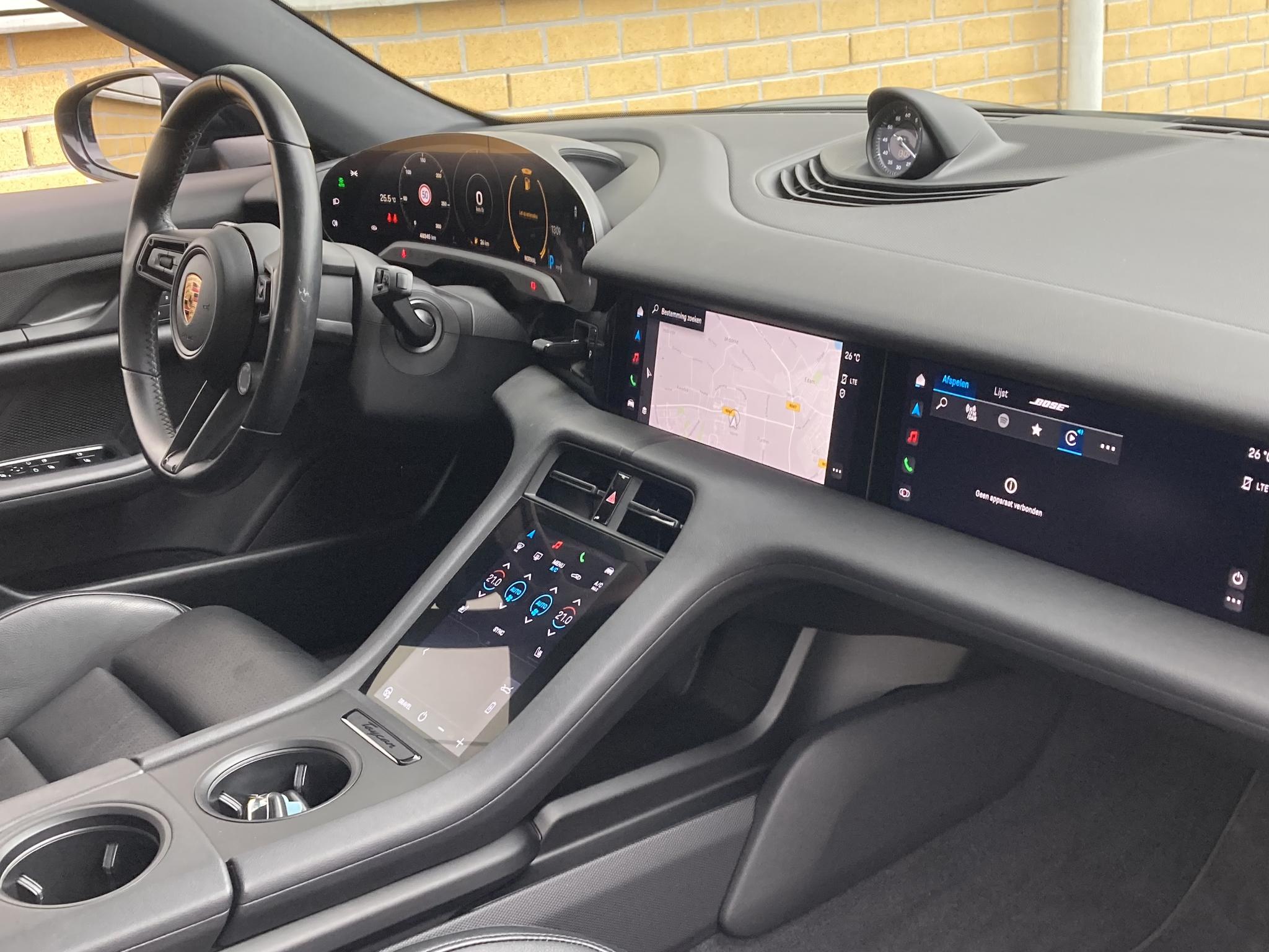 Foto van Porsche Taycan 4