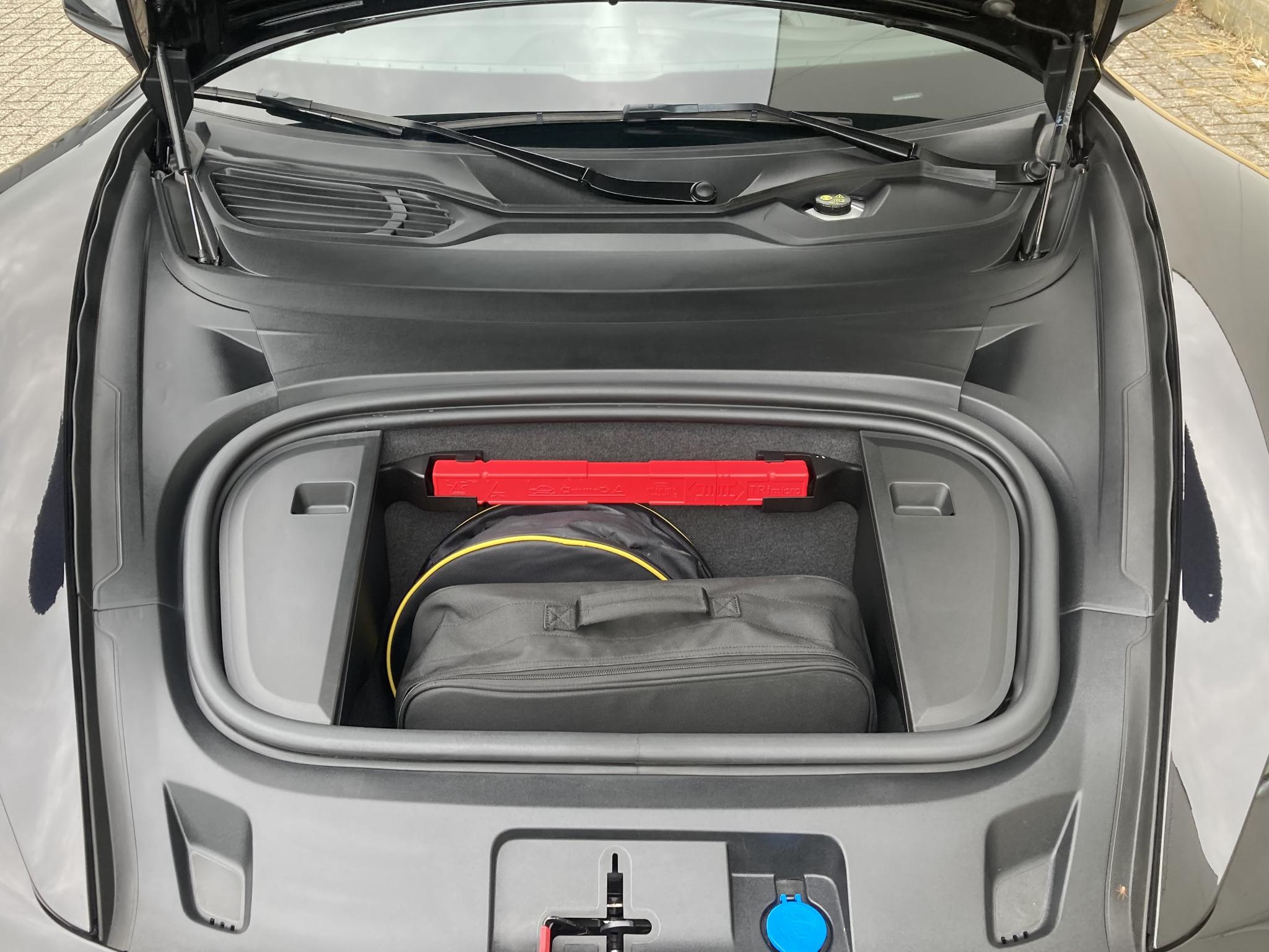 Foto van Porsche Taycan 4
