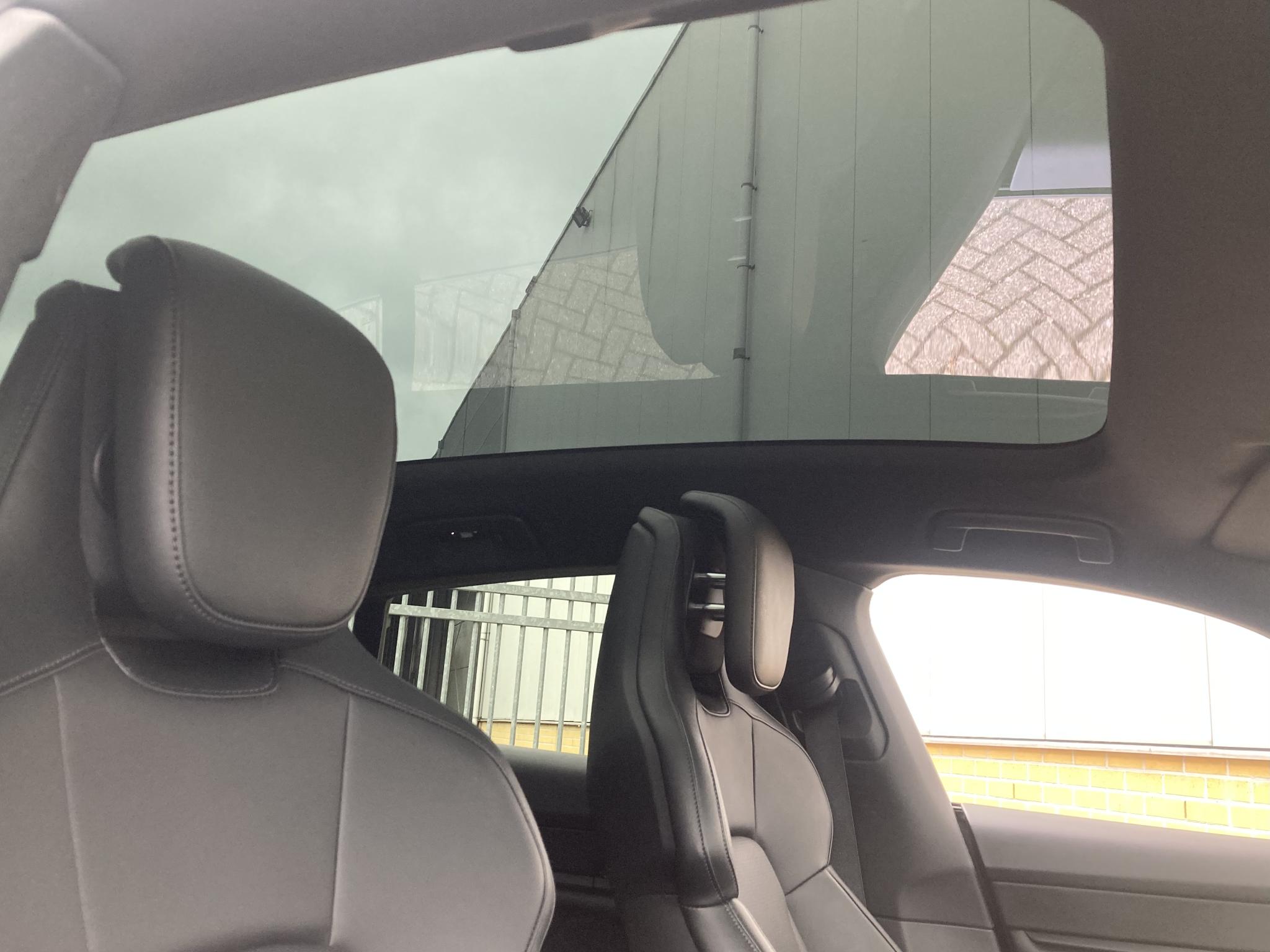 Foto van Porsche Taycan 4